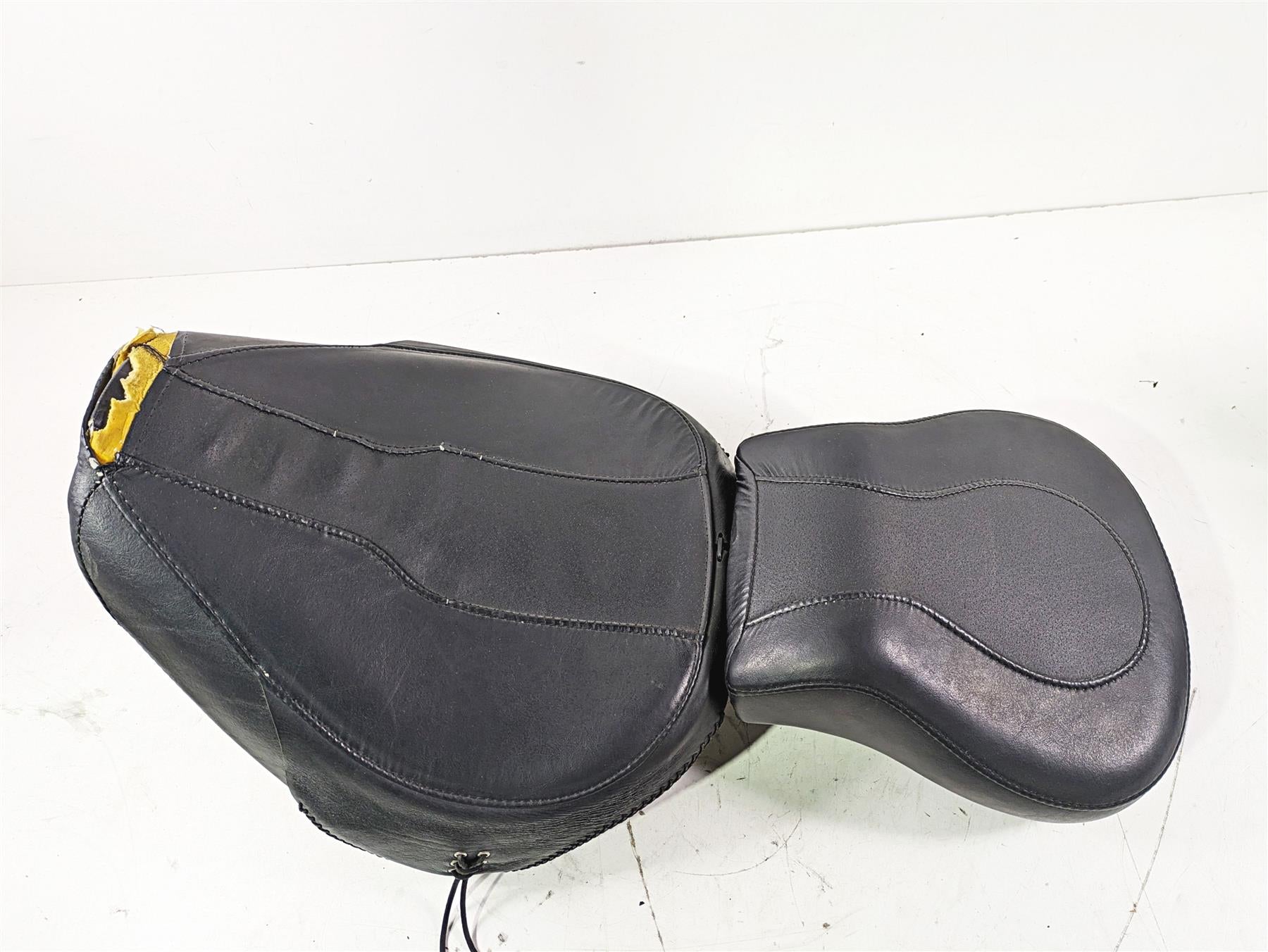2004 Harley Softail FLSTF Fat Boy Front Rear Seat Saddle Set - Read 52218-00 {{ shop.shopifyCountryName }} - Mototech271