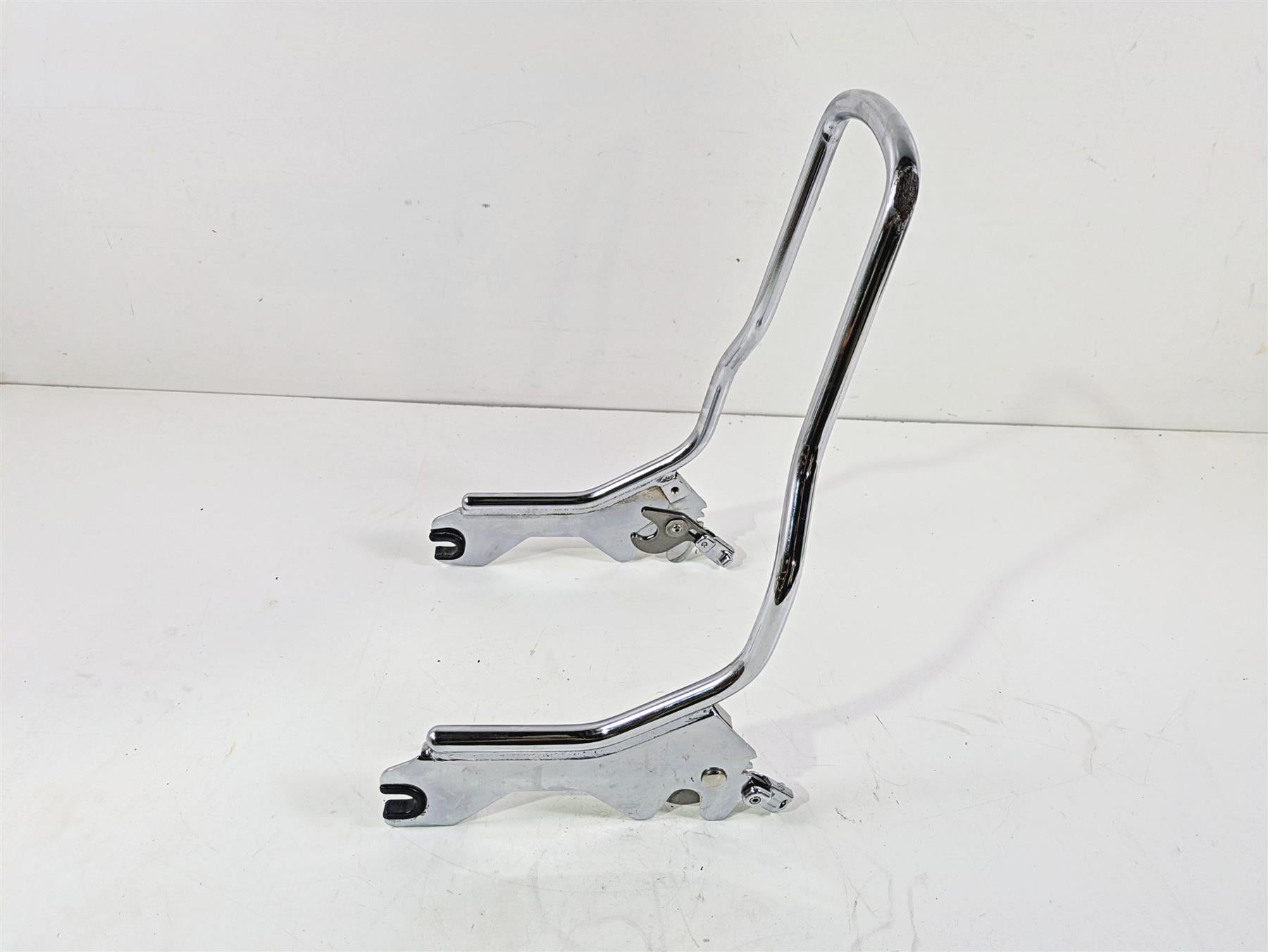 2020 Harley Softail FXST Standard Hold Fast Sissybar Rail & Mount Kit 52300432 {{ shop.shopifyCountryName }} - Mototech271