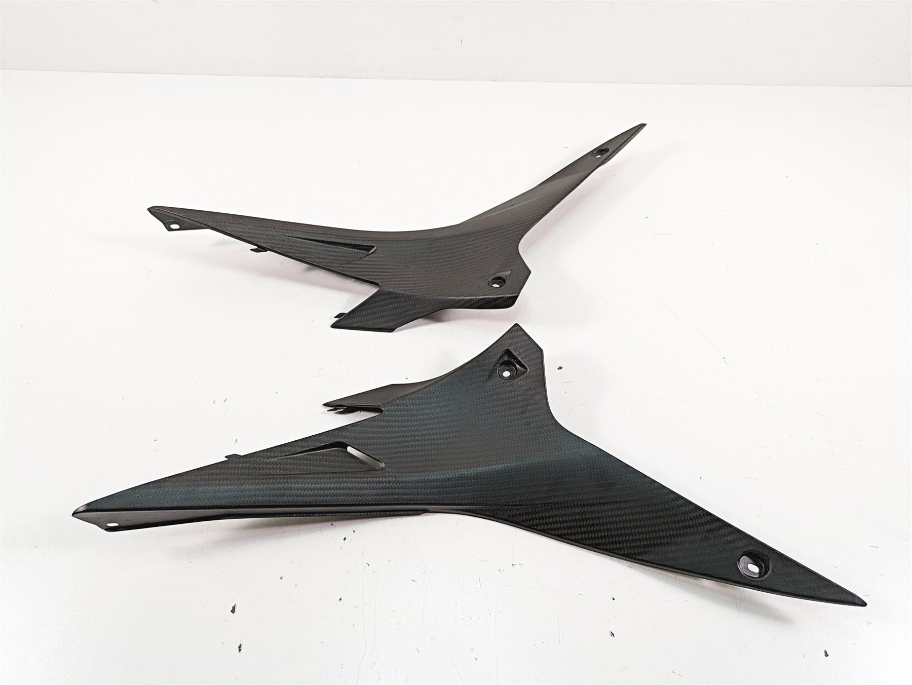 2020 Aprilia Tuono V4 Factory Under Seat Side Cover Fairings 2B005962 2B005961 {{ shop.shopifyCountryName }} - Mototech271