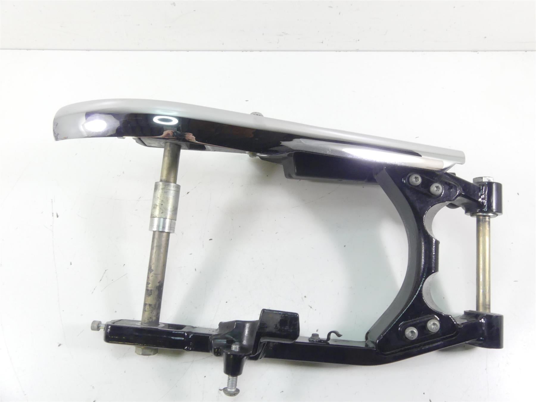 2015 Harley FXDF Dyna Fat Bob Rear Swingarm Swing Arm + Guards & Axle 47820-10 {{ shop.shopifyCountryName }} - Mototech271
