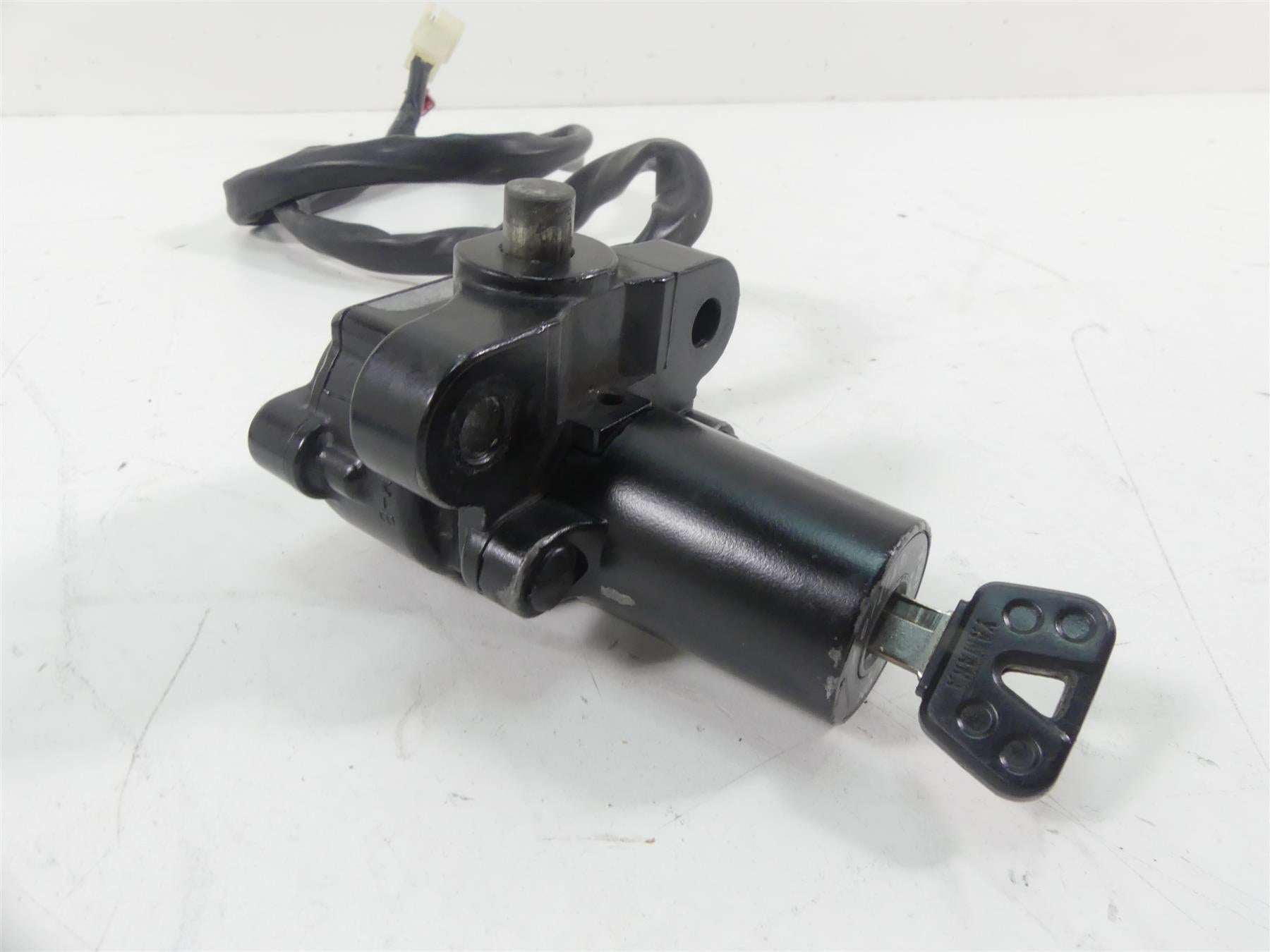 2007 Yamaha FZ1 Fazer Ignition Switch Key Tank Seat Lock Set 3C3-82501-10-00 {{ shop.shopifyCountryName }} - Mototech271