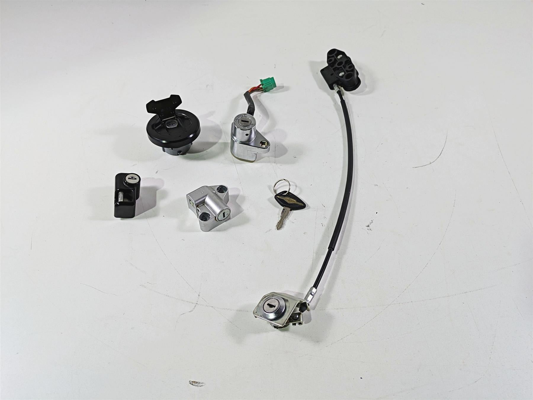 2016 Suzuki M109R VZR1800 Boulevard Ignition Switch Key Lock Set 37000-50810 {{ shop.shopifyCountryName }} - Mototech271
