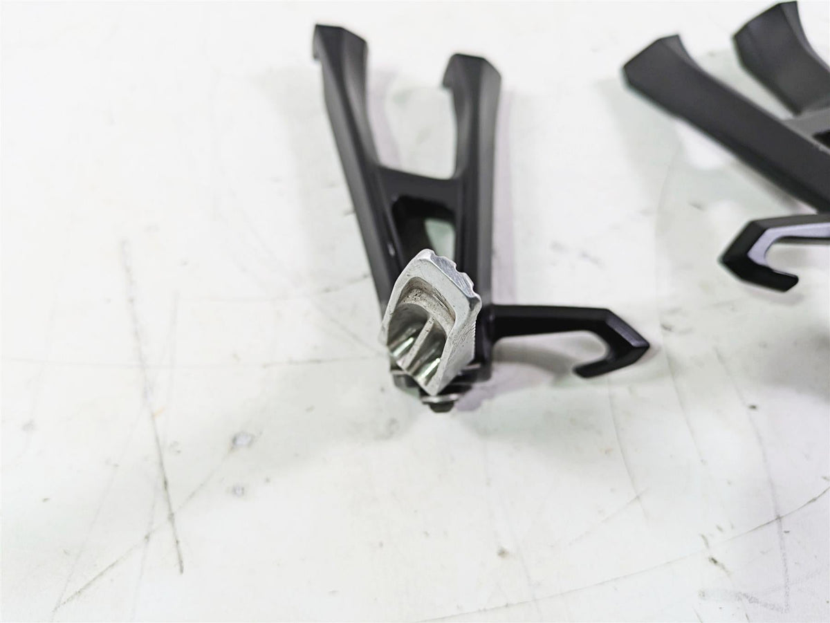 2016 Suzuki GSXR1000 Rear Passenger Foot Peg Set 43600-47H40 43611-37H10 {{ shop.shopifyCountryName }} - Mototech271