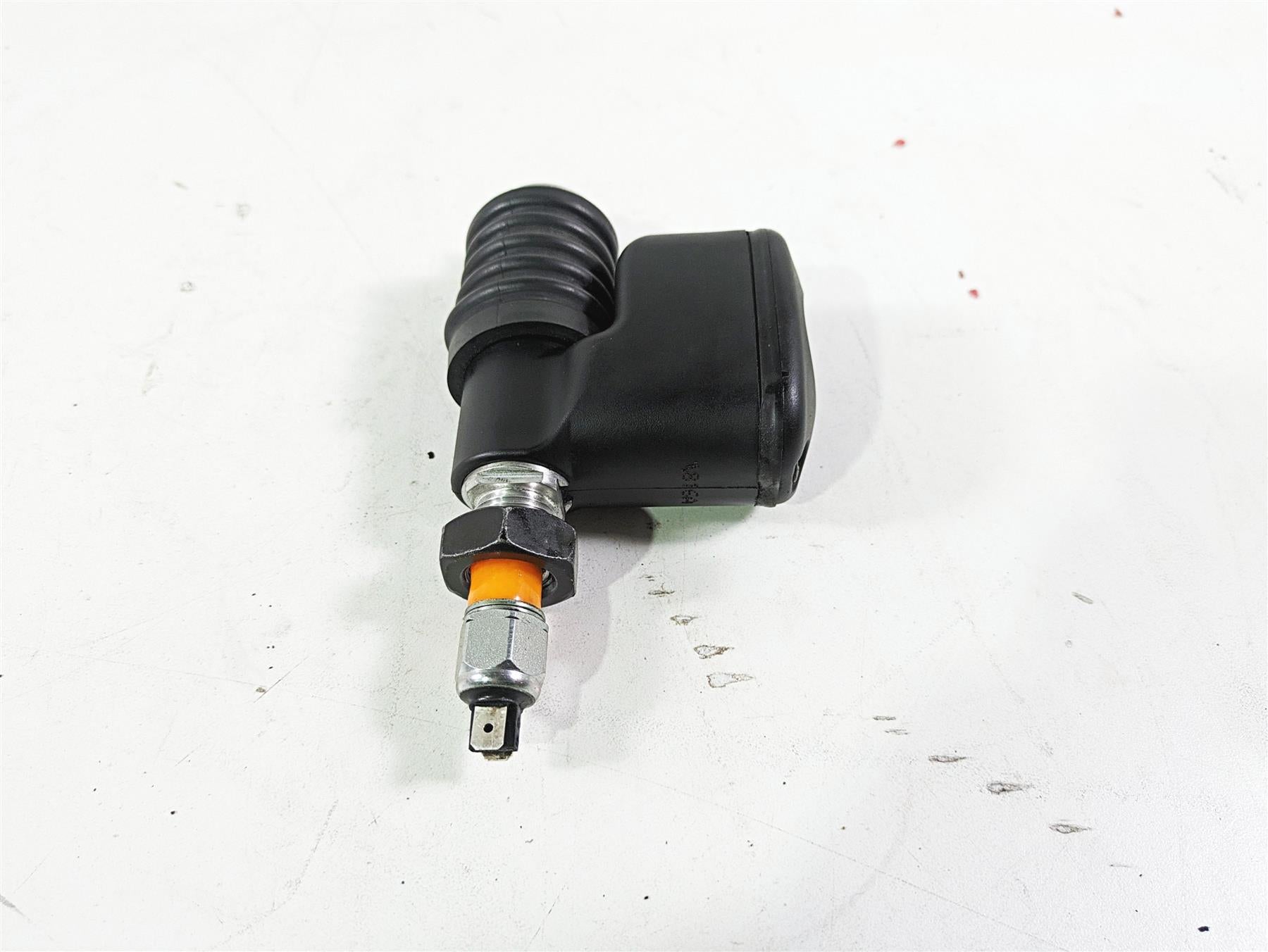 2017 Harley Dyna FXDB Street Bob Rear Brake Master Cylinder 41700065A {{ shop.shopifyCountryName }} - Mototech271