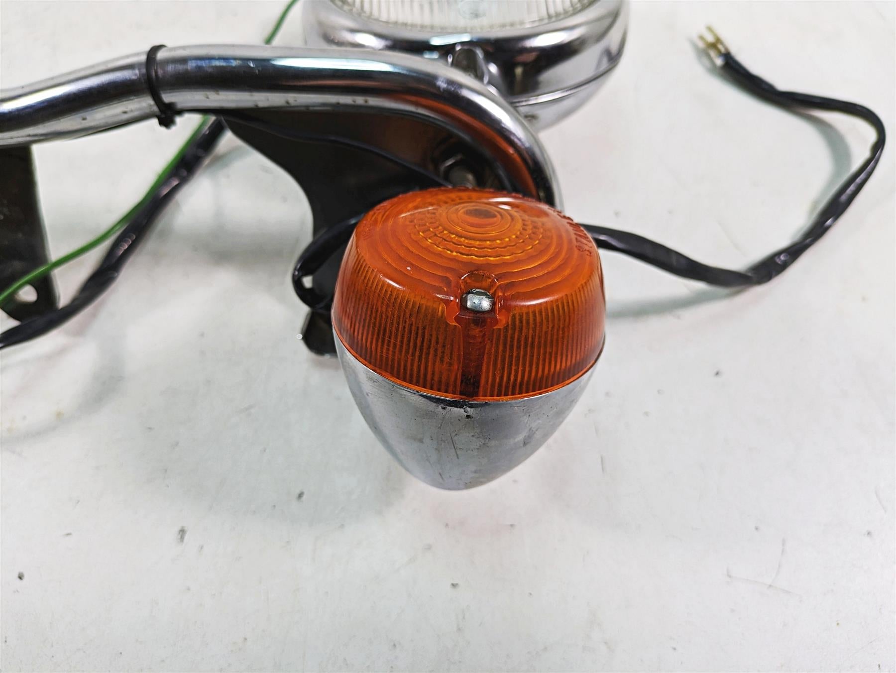 1997 Kawasaki VN1500 Vulcan Front Spot Lights Spotlight Blinker Bar 32001-001 {{ shop.shopifyCountryName }} - Mototech271