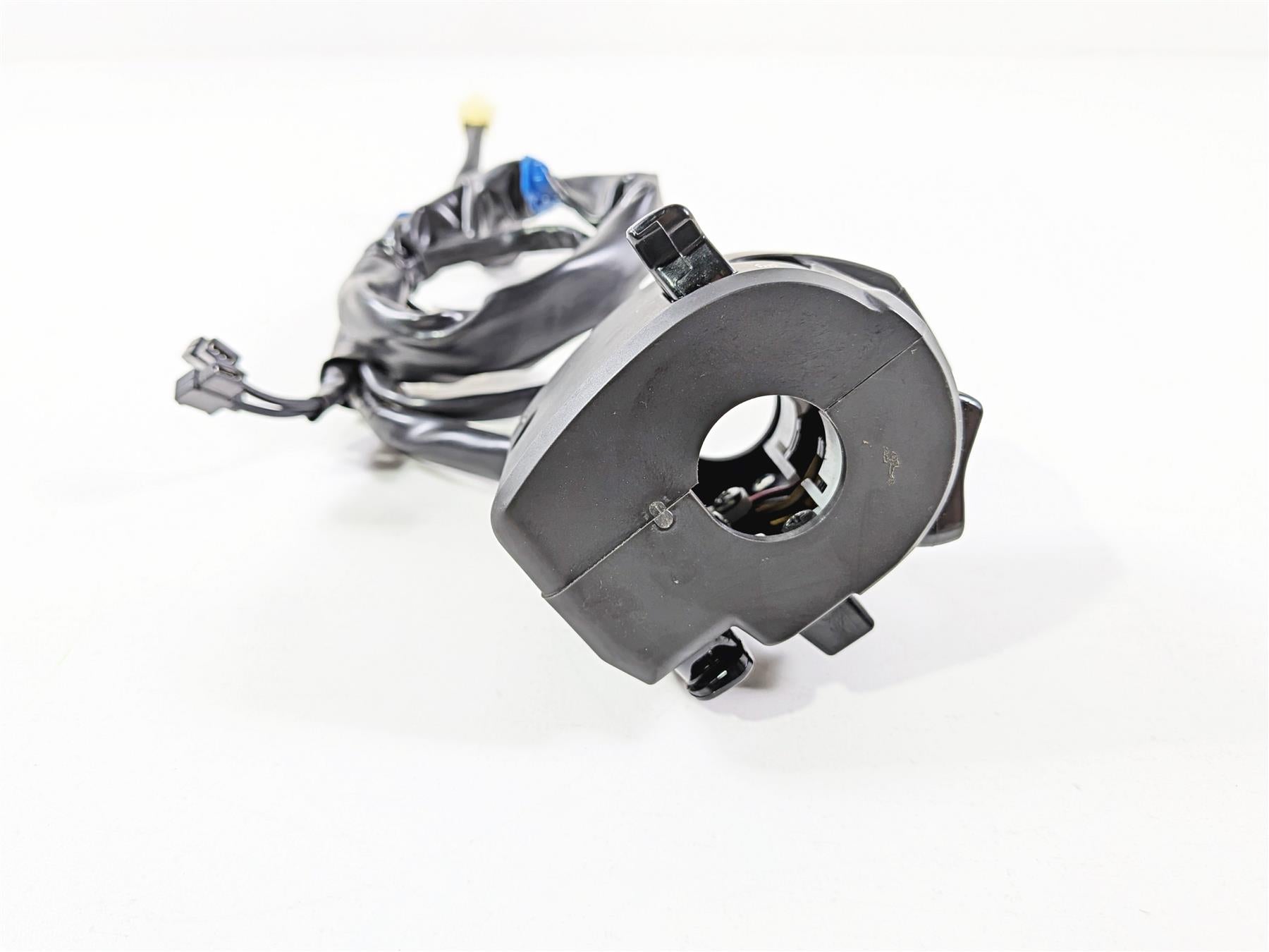 2025 Yamaha YZF R7 Nice Left Side Light Hand Control Switch BEB-83969-00-00 {{ shop.shopifyCountryName }} - Mototech271