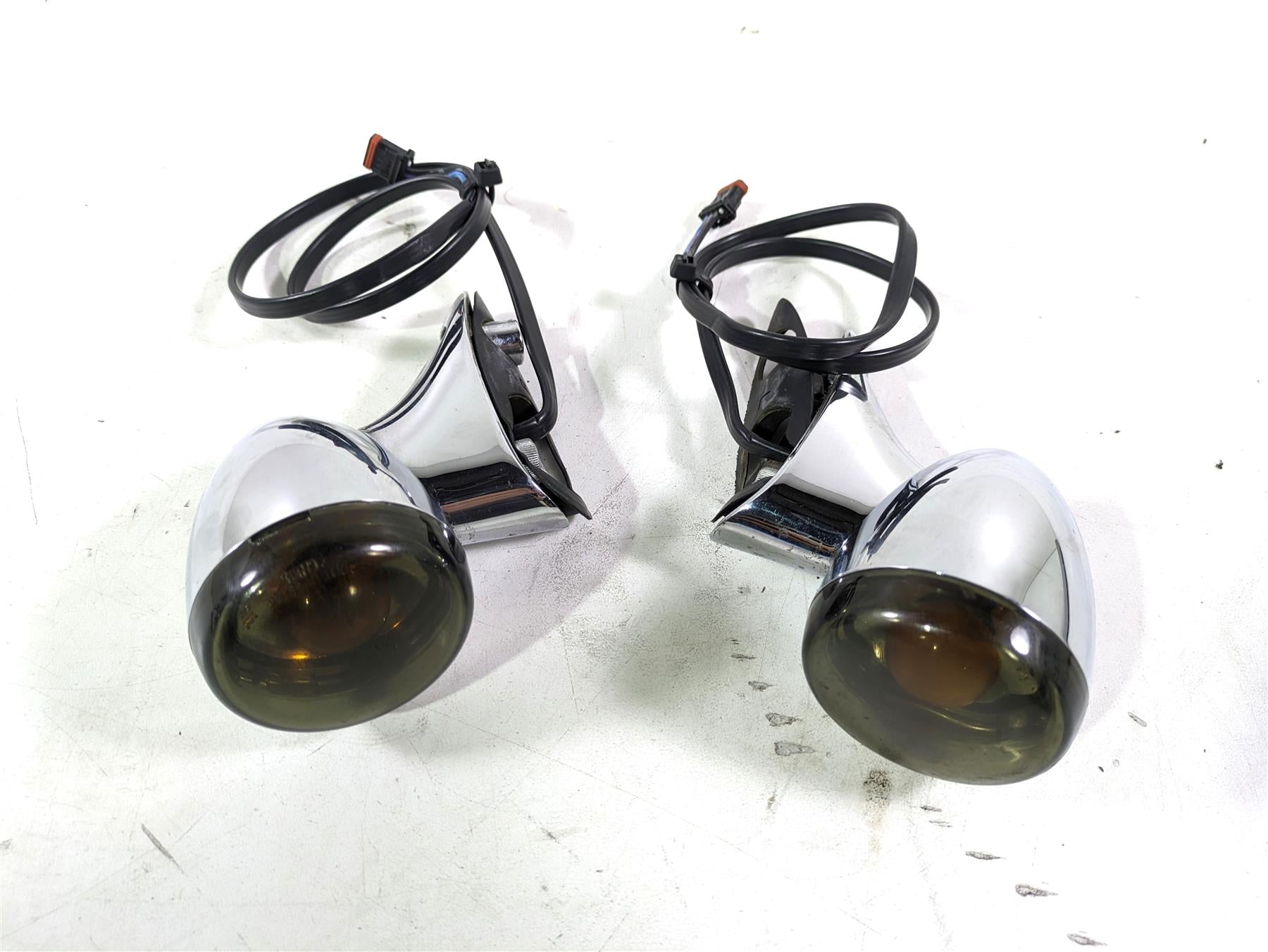 2017 Harley Touring FLTRXS Road Glide Front Blinker & Mount Set 67800512 | Mototech271