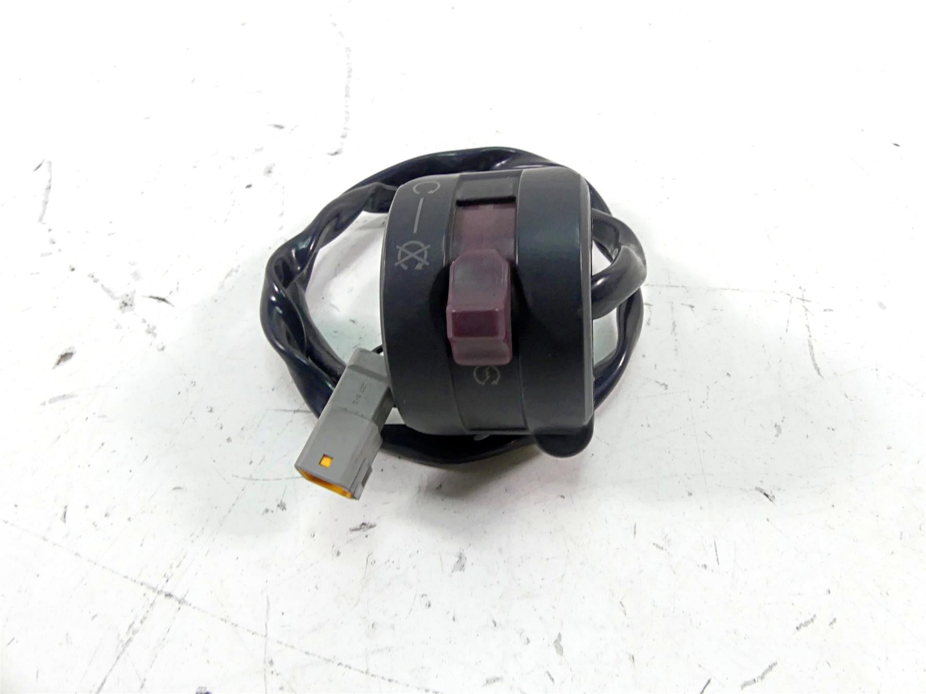 2013 Ducati Diavel Red Right Hand Start Kill Control Switch 65010102E {{ shop.shopifyCountryName }} - Mototech271