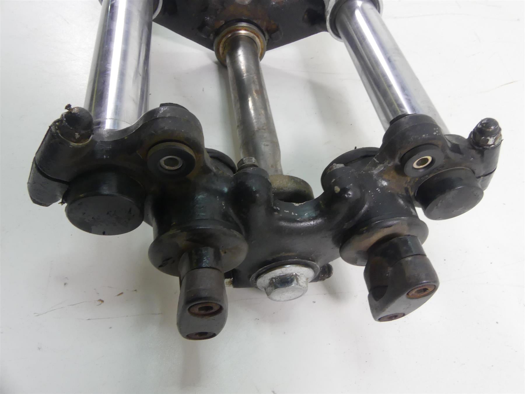 1978 Yamaha XS650 SE Special Front Fork Triple Tree Axle Set 3L1-23101-00-00 {{ shop.shopifyCountryName }} - Mototech271