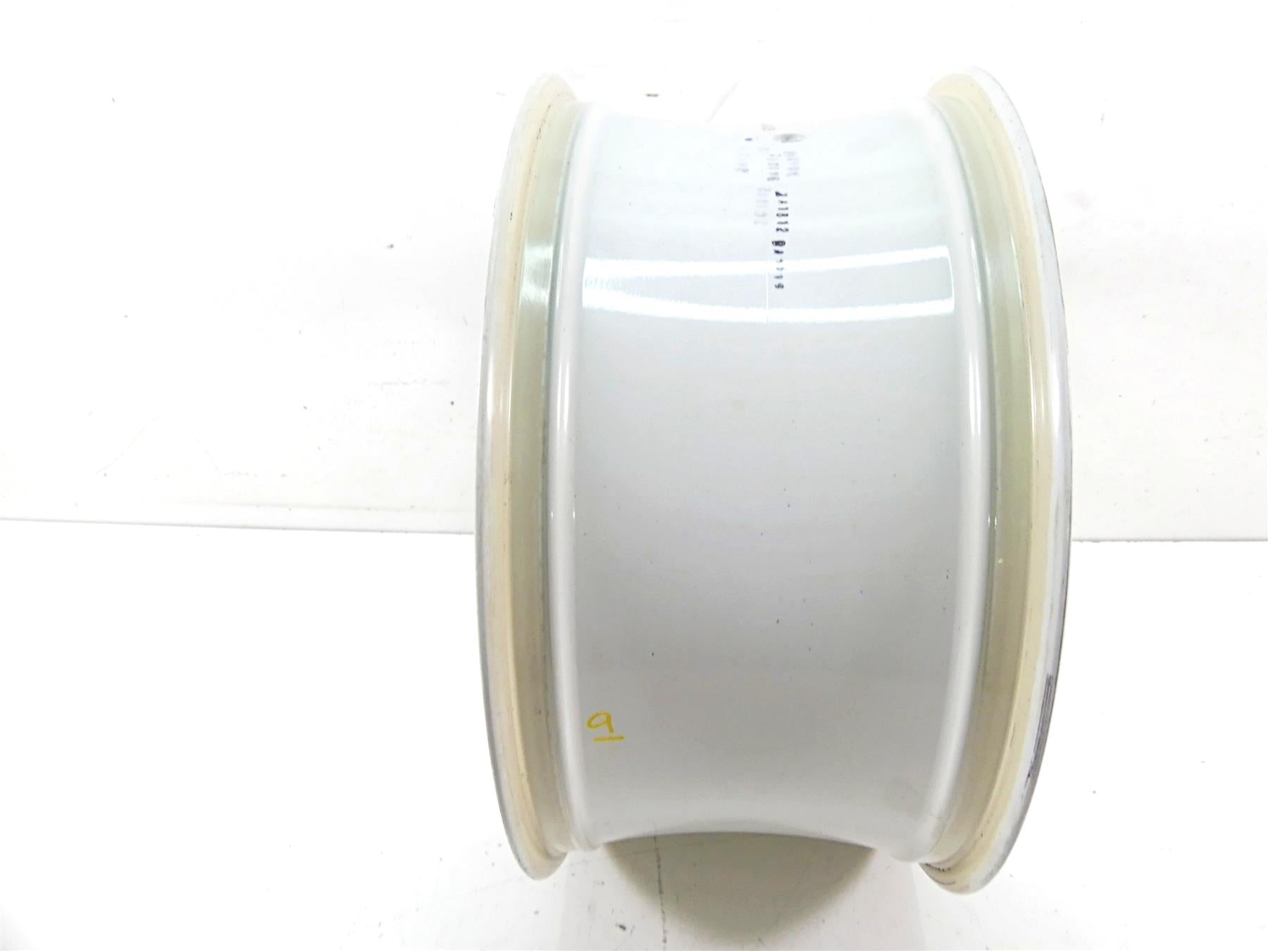 2013 Ducati Diavel Red Straight White Rear Wheel Rim 17x6 50211421A {{ shop.shopifyCountryName }} - Mototech271