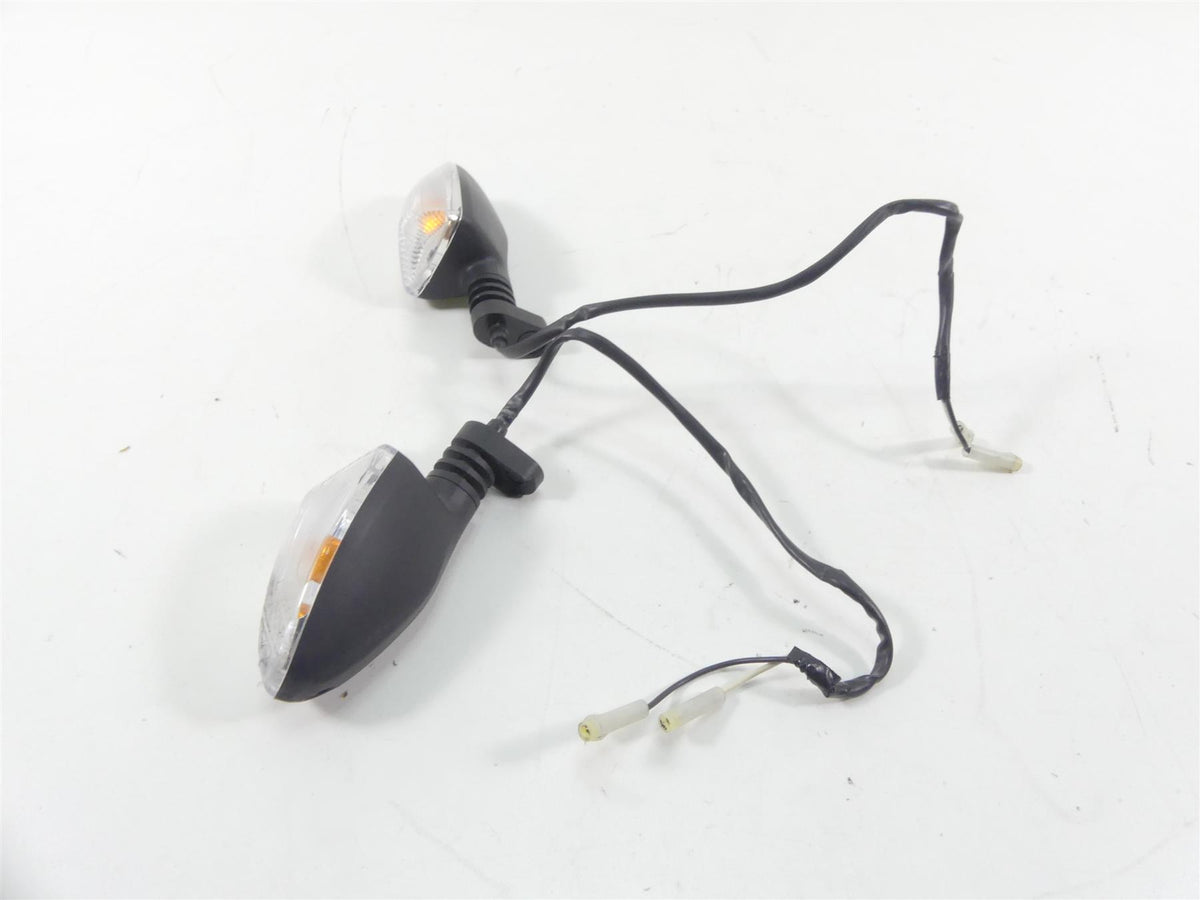2020 Triumph Speed Triple RS 1050 Front Turn Signal Blinkers T2700891 T2700892 {{ shop.shopifyCountryName }} - Mototech271
