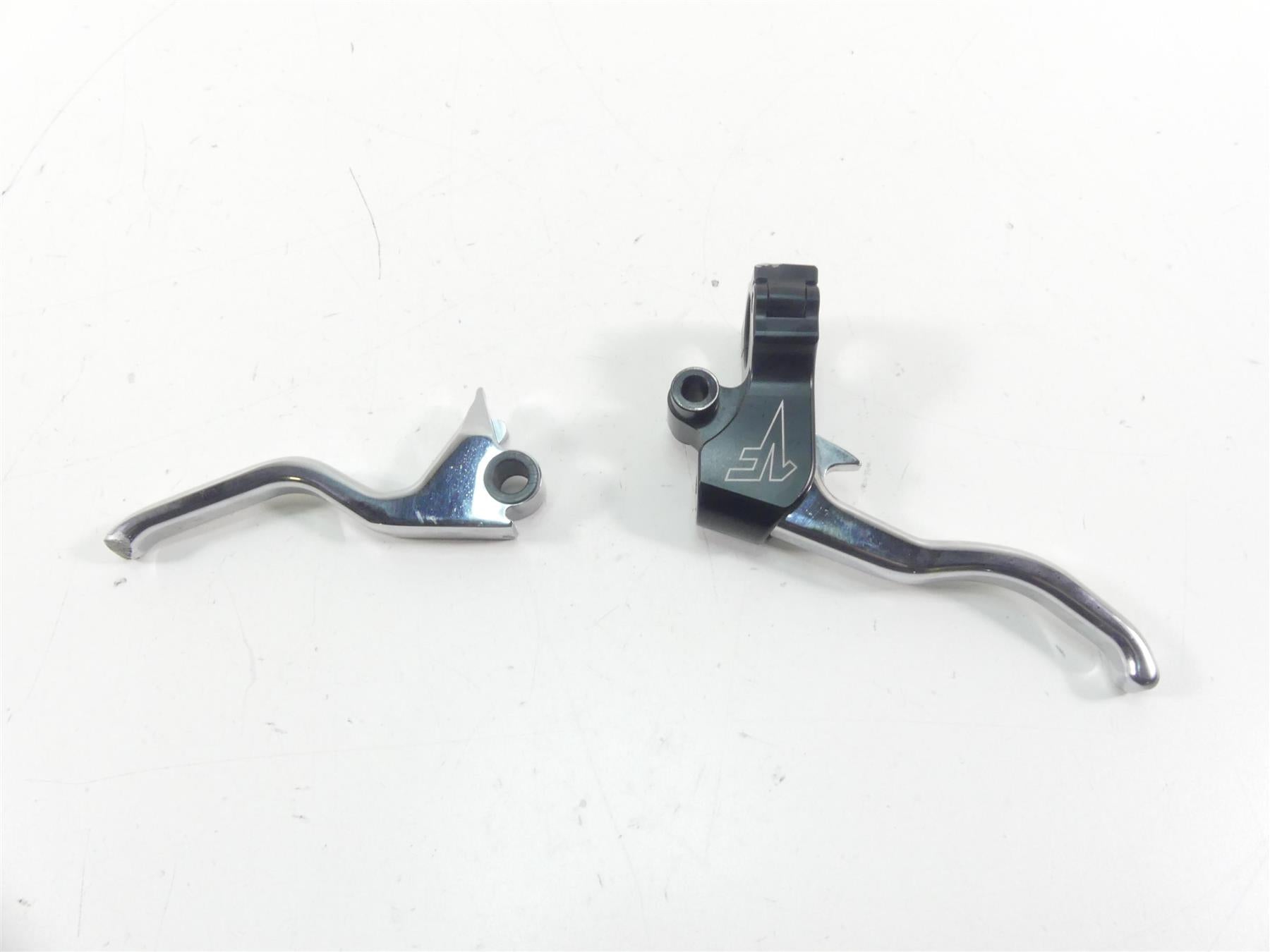 2005 Harley Dyna FXDLI Low Rider VF One Finger Easy Pull Clutch Perch & Lever {{ shop.shopifyCountryName }} - Mototech271