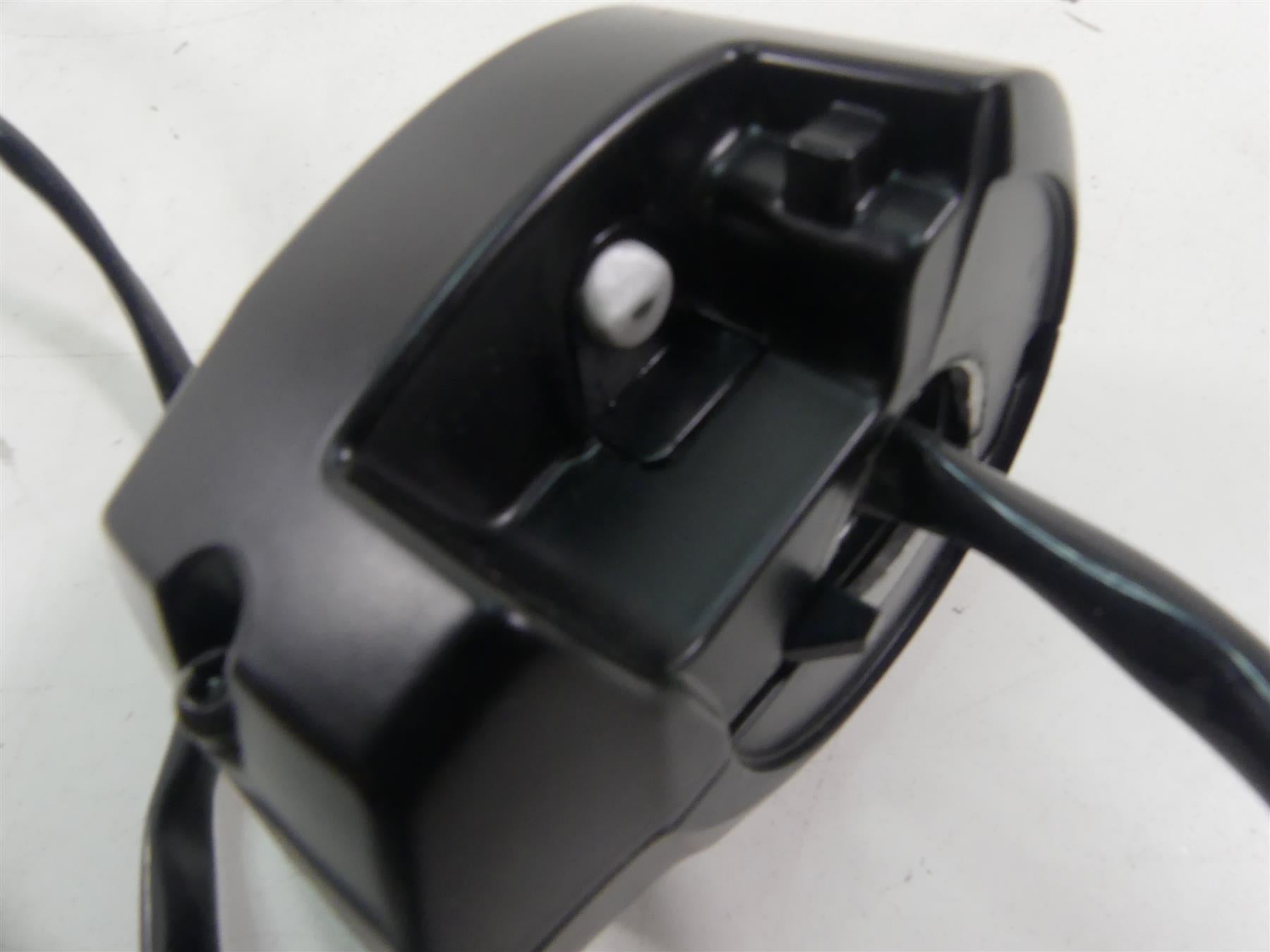 2017 Harley Touring FLHTKL Electra Glide Right Hand Control Switch 71500129 {{ shop.shopifyCountryName }} - Mototech271