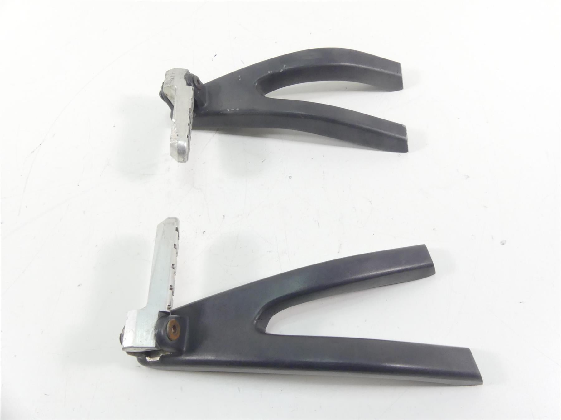 2007 Buell XB12 SS Lightning Rear Passenger Footpeg Set N0055.2AD N0054.2AD {{ shop.shopifyCountryName }} - Mototech271