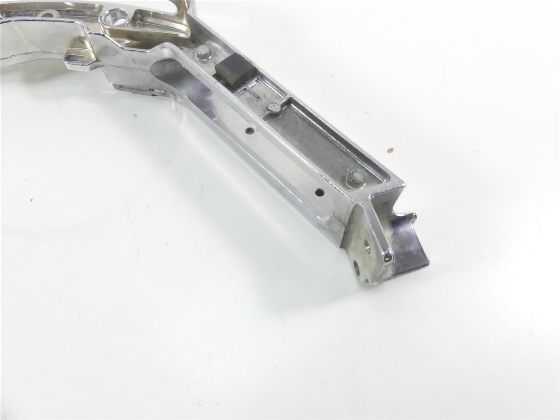 2014 Harley Touring FLHTK Electra Glide Right Saddlebag Chrome Mount 90200502 {{ shop.shopifyCountryName }} - Mototech271