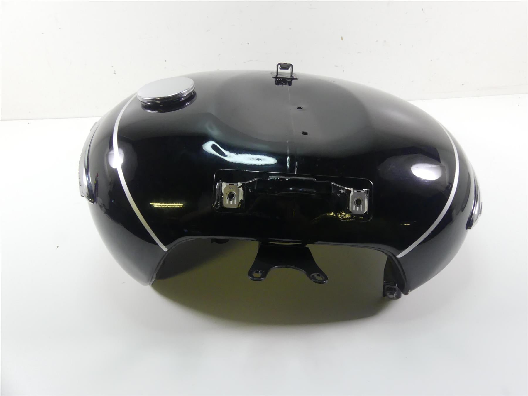 2013 Triumph Rocket 3 Touring Fuel Gas Petrol Tank -Read T2400621 {{ shop.shopifyCountryName }} - Mototech271