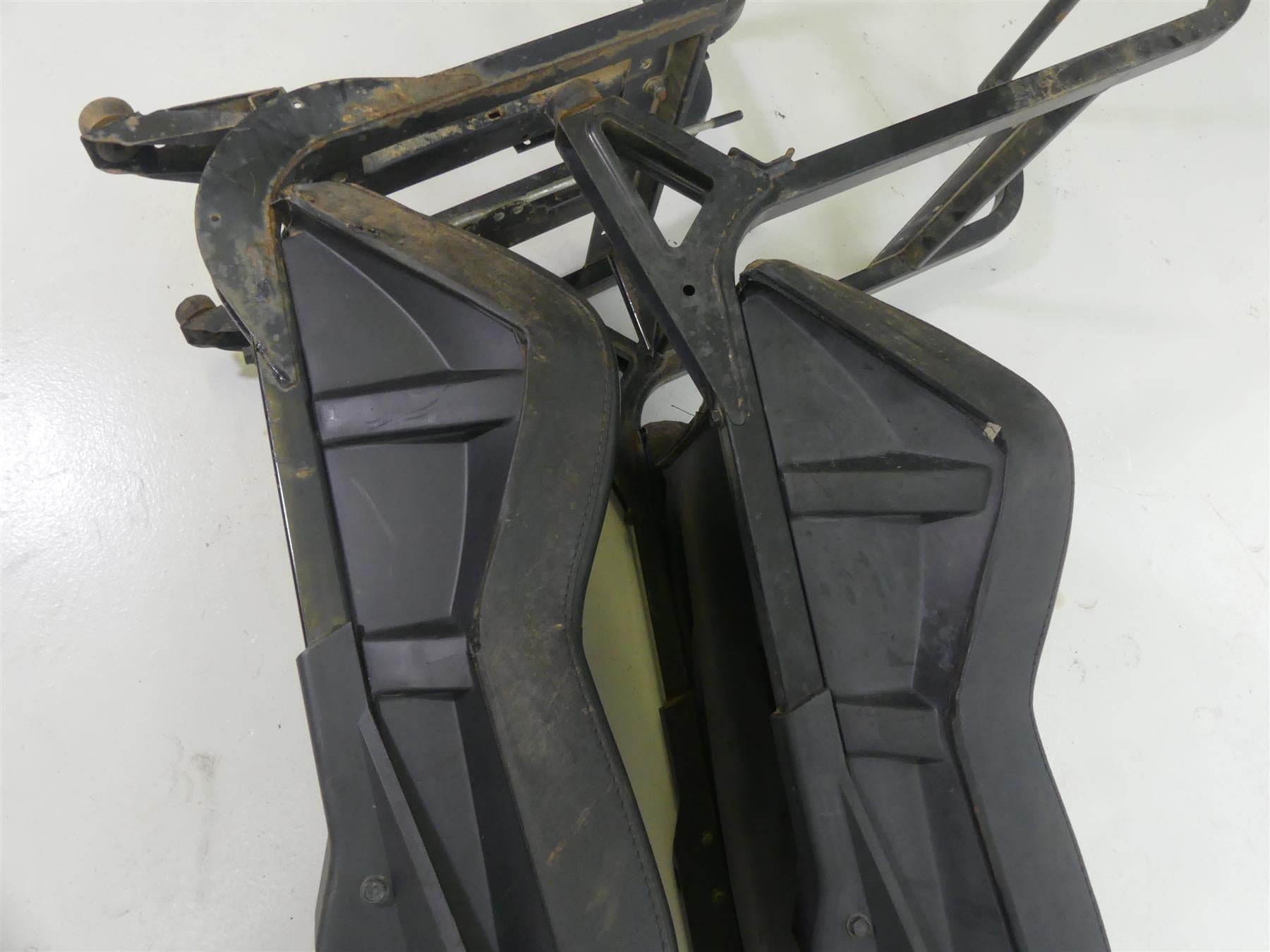 2015 Can-Am Commander 1000XT Left Right Driver Passenger Seat Frame Set {{ shop.shopifyCountryName }} - Mototech271