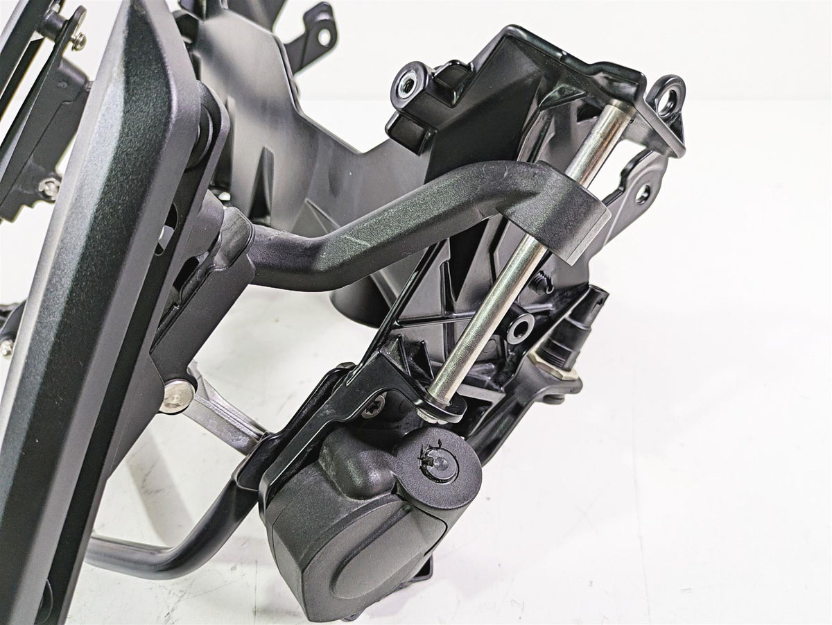 2018 BMW R1200GS GSW K50 Front Center Stay Windshield Mount 46638536083 {{ shop.shopifyCountryName }} - Mototech271