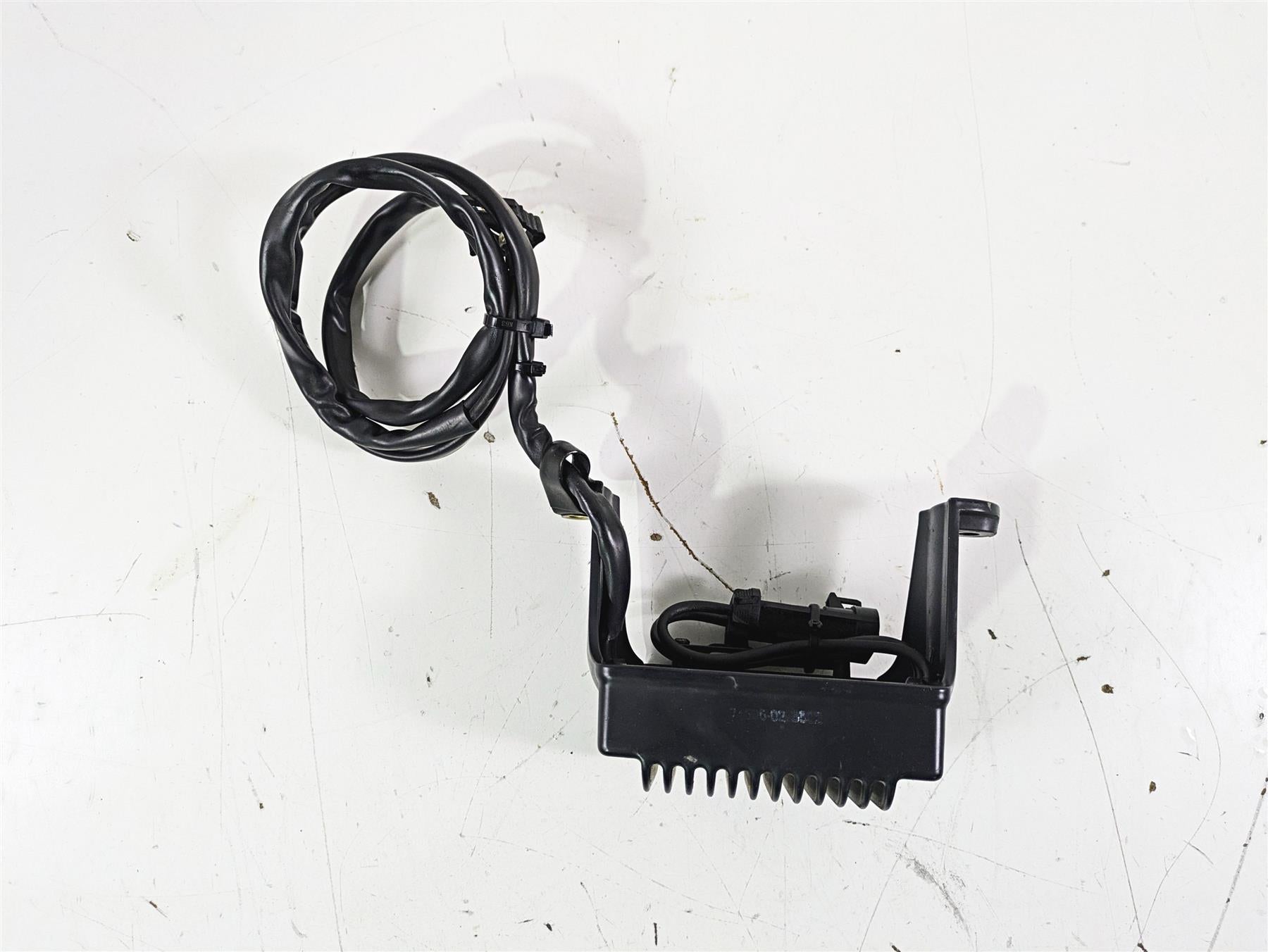 2003 Harley Touring FLHTCUI E-Glide 100th Rectifier Voltage Regulator 74505-02 {{ shop.shopifyCountryName }} - Mototech271