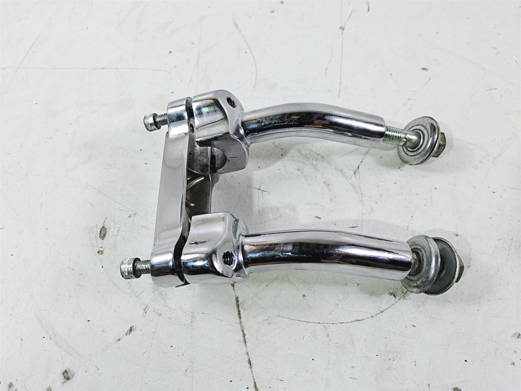 2004 Harley Softail FLSTF Fat Boy Handlebar Riser Holder Set 56567-86B {{ shop.shopifyCountryName }} - Mototech271