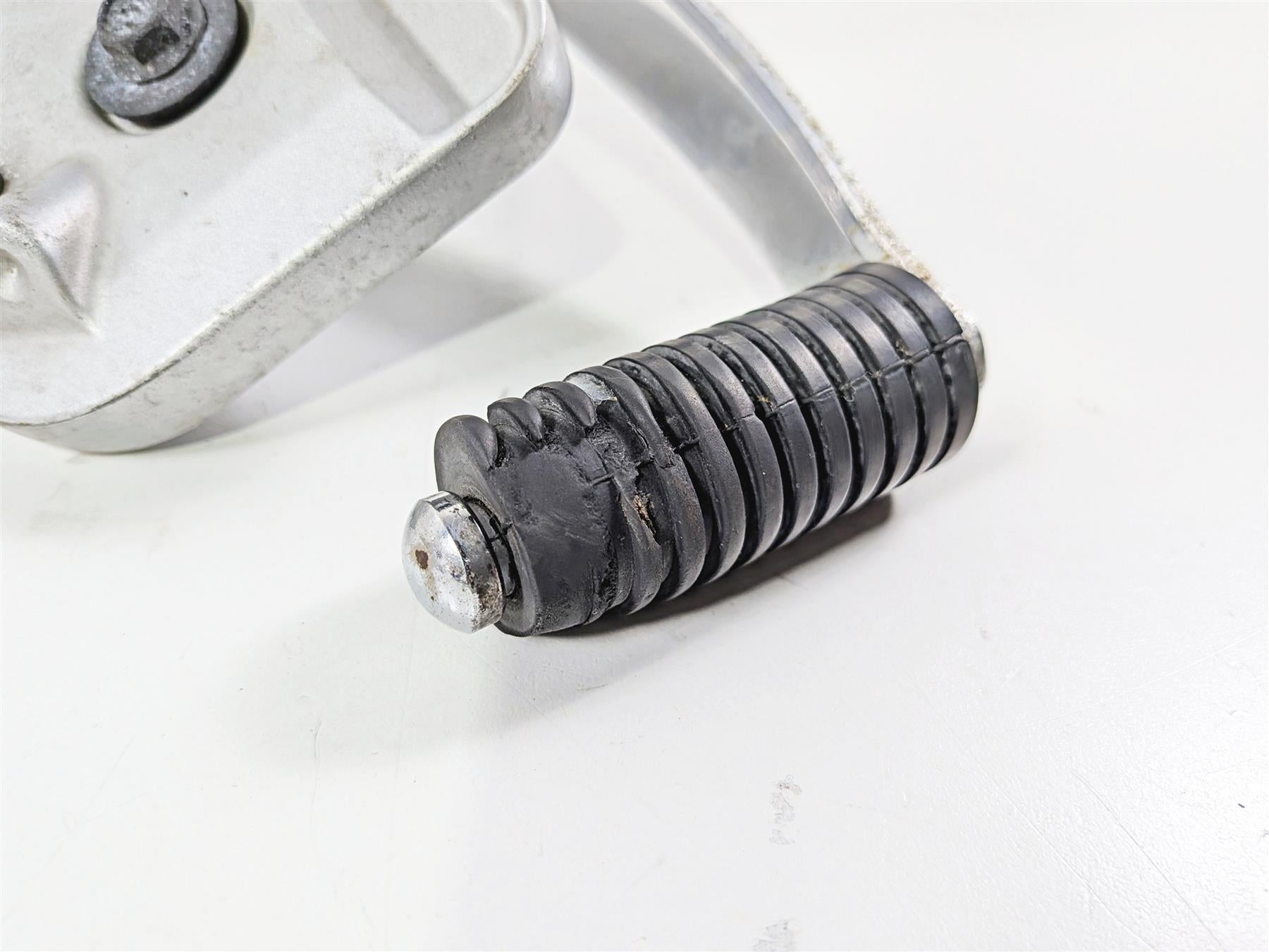 2006 Suzuki VL800 C50 Boulevard Front Left Right Floorboard Set 43510-41F10 {{ shop.shopifyCountryName }} - Mototech271