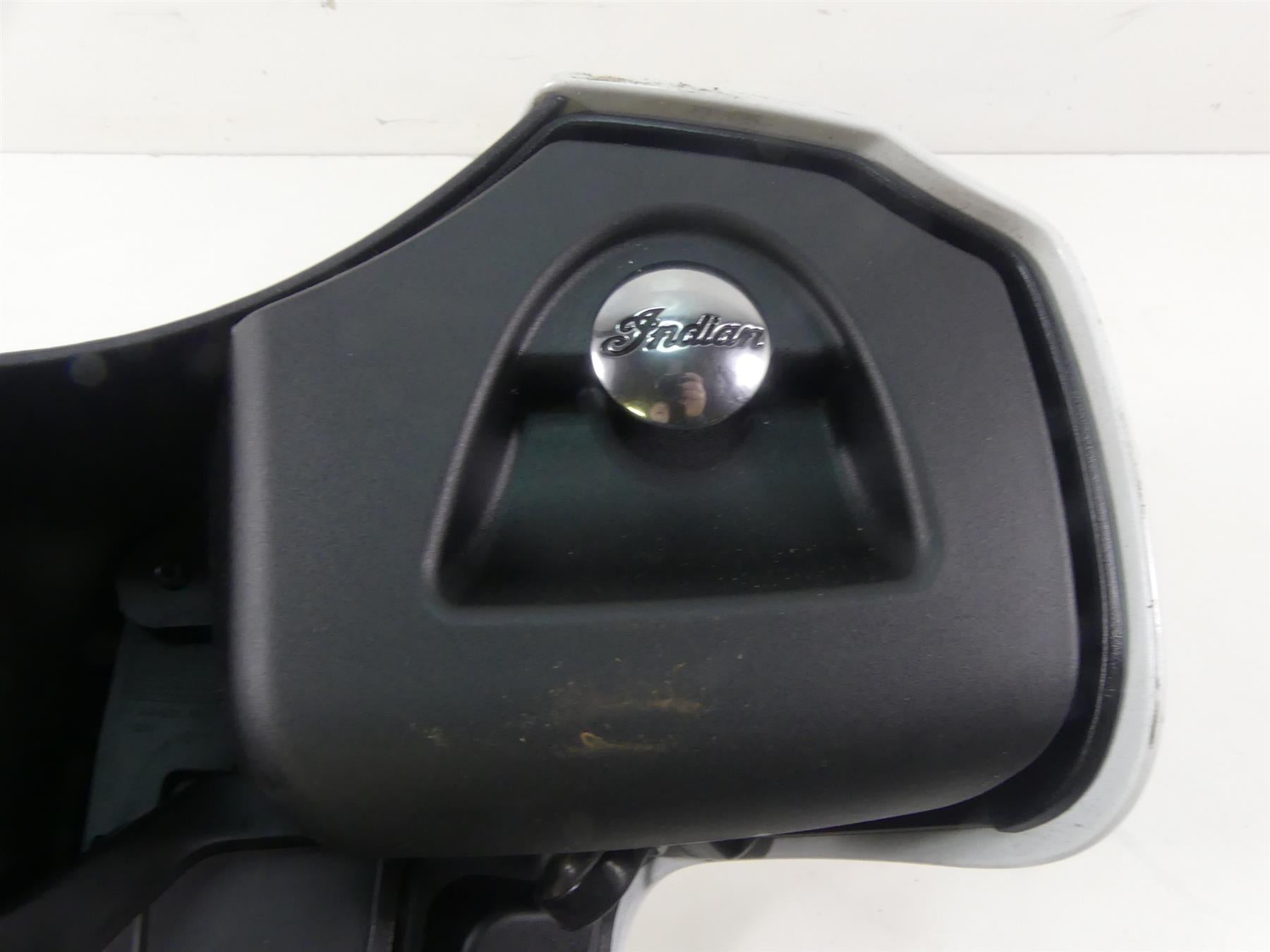 2020 Indian Roadmaster Front Right Leg Fairing Cover Cowl 5354621 5454623 {{ shop.shopifyCountryName }} - Mototech271
