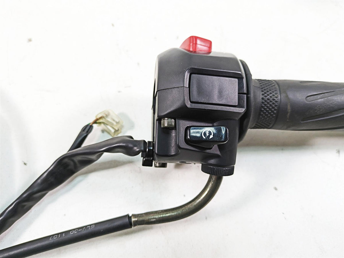 2002 Yamaha FZ1 FZS1000 Fazer Right Hand Control Switch - Read 5LV-83975-01-00 {{ shop.shopifyCountryName }} - Mototech271