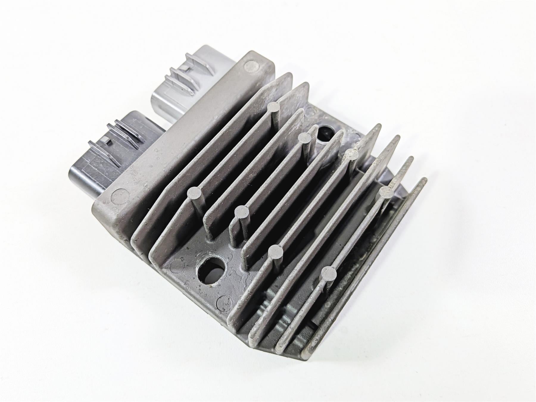2015 BMW R1200GS K50 Rectifier Voltage Regulator FH020AA 12318523367 {{ shop.shopifyCountryName }} - Mototech271
