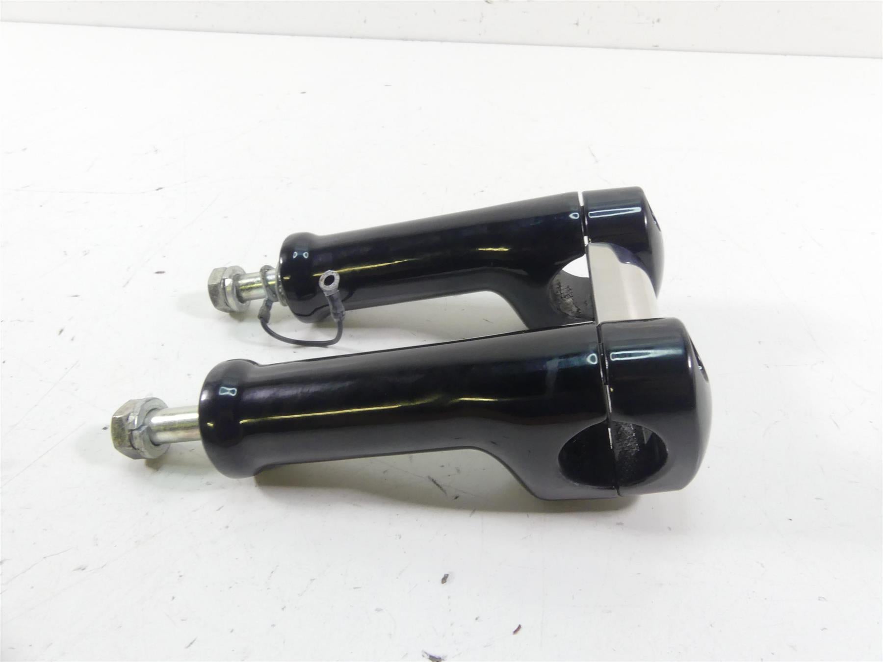 2009 Harley FXDF Dyna Fat Bob Handlebar Riser 5" Rise Holder 1.25" Bars 59783-08 {{ shop.shopifyCountryName }} - Mototech271