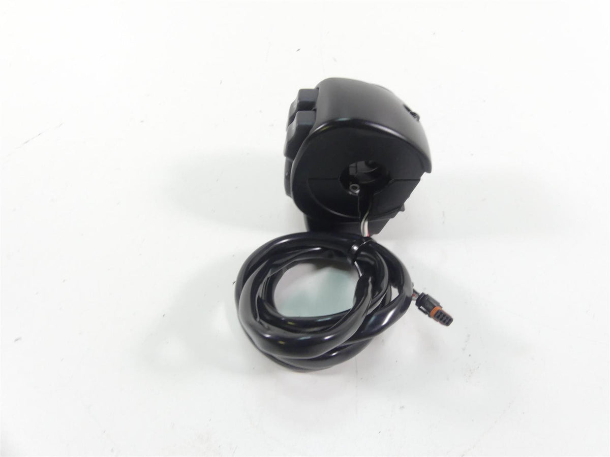 2018 Harley Softail FXFB Fat Bob Left Hand Cruise Control Switch 71500292 {{ shop.shopifyCountryName }} - Mototech271