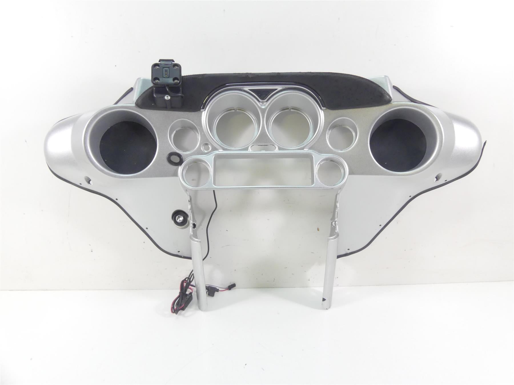 2009 Harley FLHTCU SE4 CVO E-Glide Inner Front Fairing & Speakers Set 58497-08A