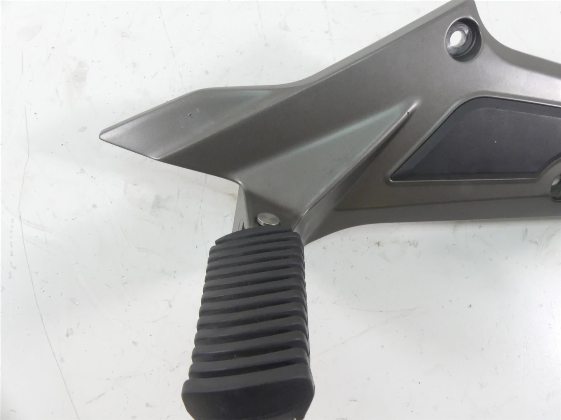 2015 BMW K1600GT K48 Right Rider Passenger Footpeg Foot Peg Rest Set 46717716014 {{ shop.shopifyCountryName }} - Mototech271