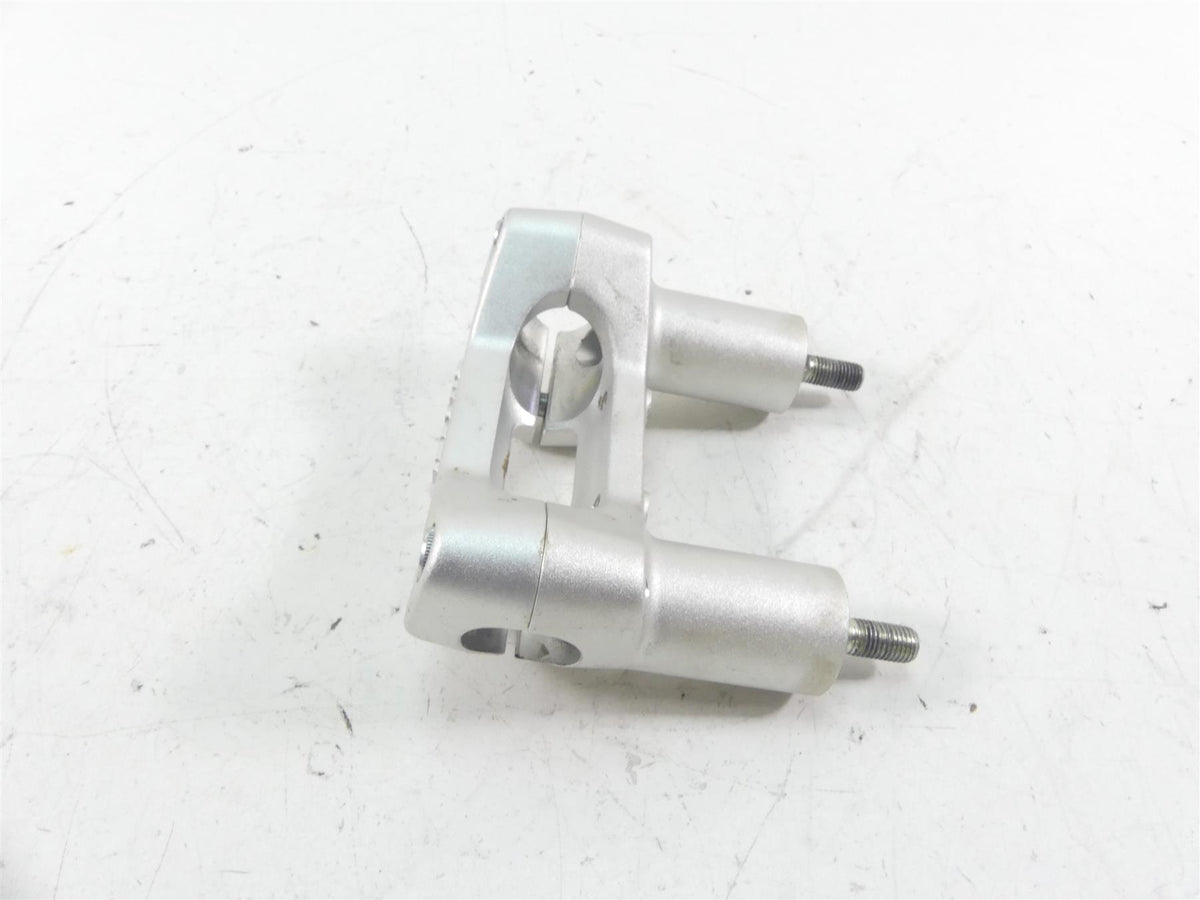 2020 Ducati Multistrada 1260 Enduro Handlebar Holder Riser Clamp 36011792AA {{ shop.shopifyCountryName }} - Mototech271