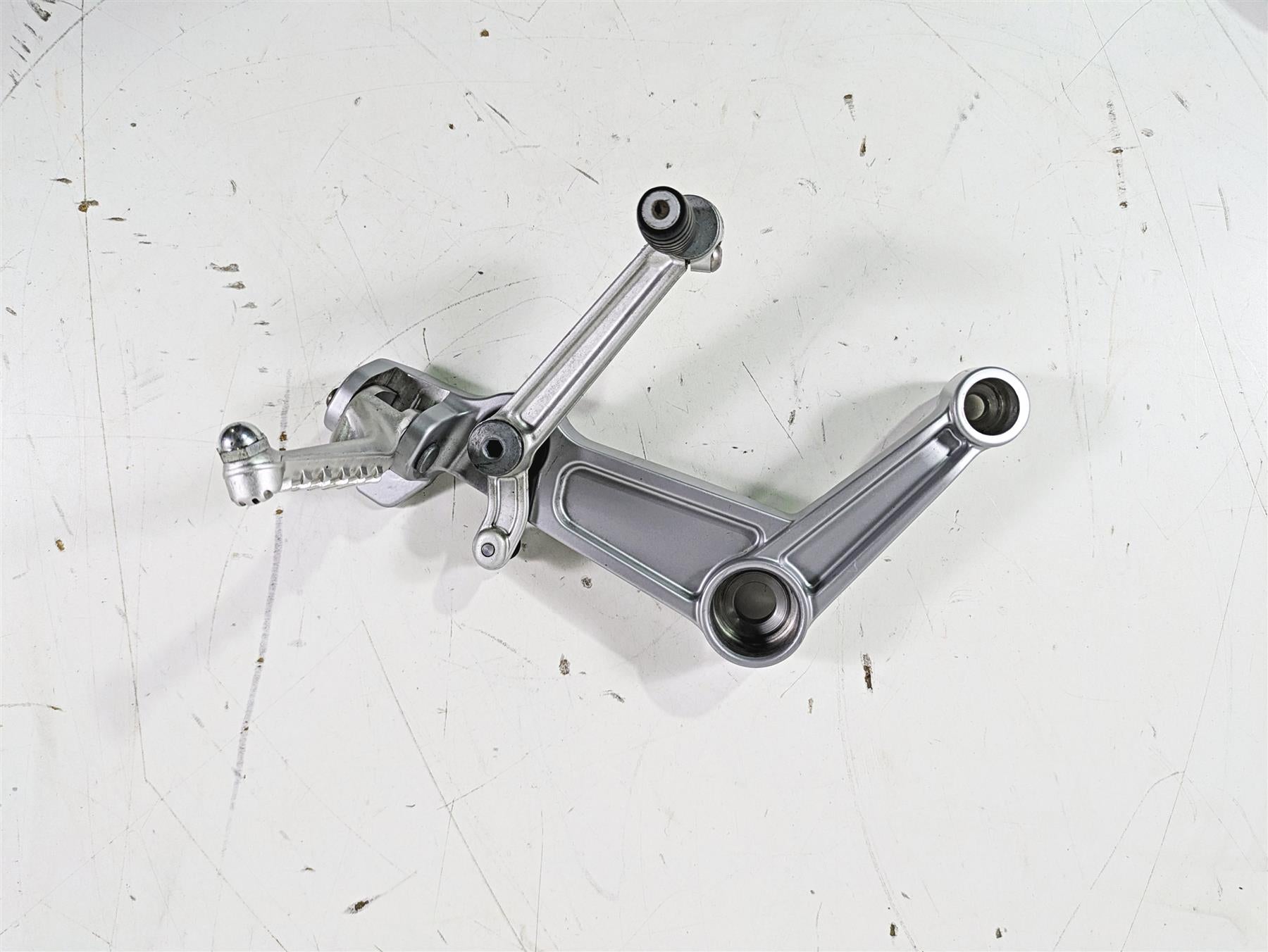 2021 Aprilia RS660 Left Rider Footpeg & Shifter Lever 2B005202 2B006352 {{ shop.shopifyCountryName }} - Mototech271