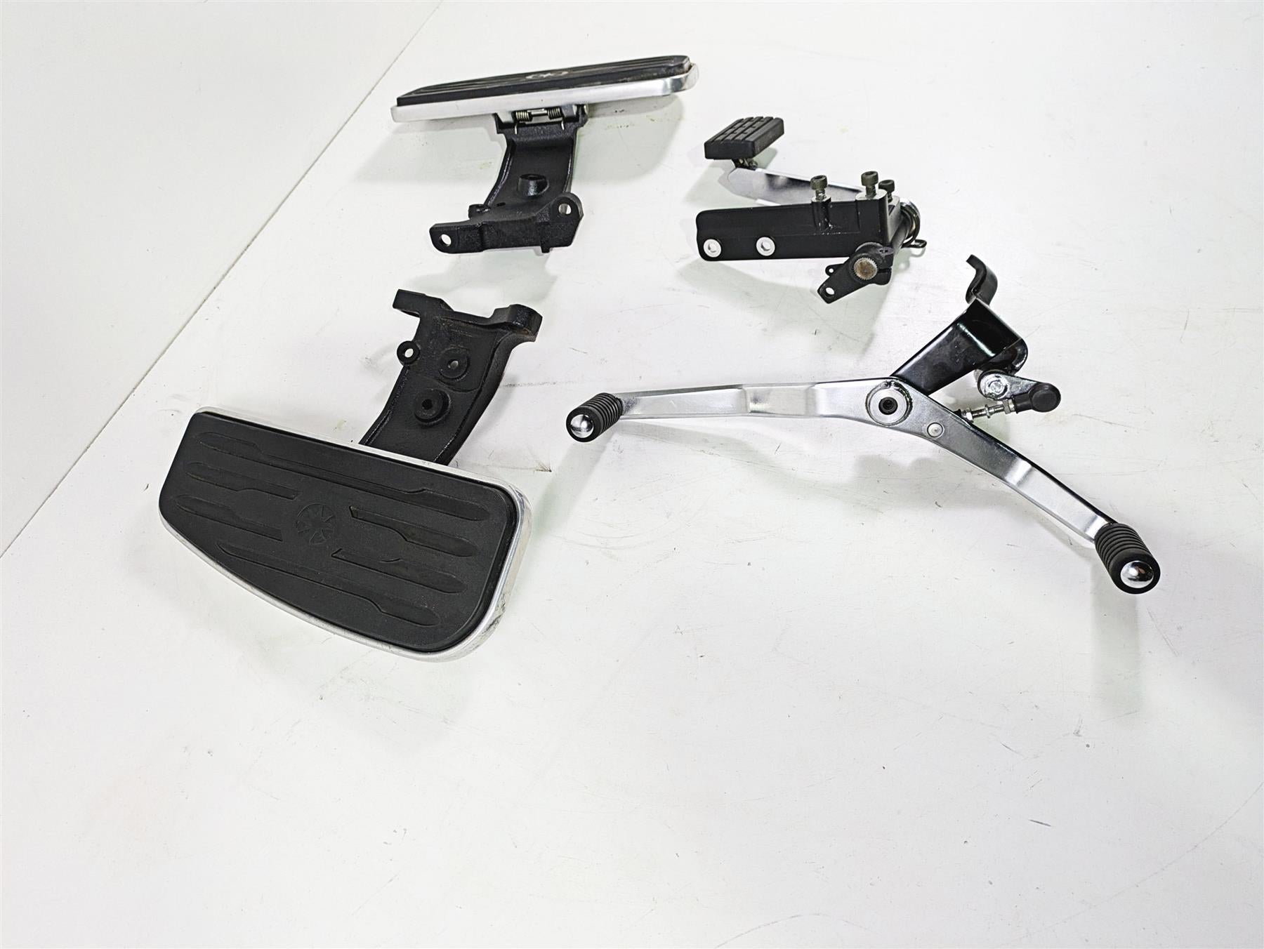 2008 Yamaha XVZ1300 Royal Star Front Floorboard Shifter Brake Pedal 4XY-27410-10 {{ shop.shopifyCountryName }} - Mototech271