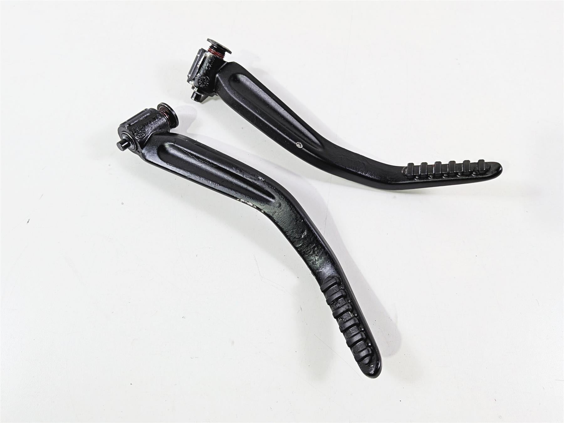2015 Ducati Diavel Dark Rear Passenger Foot Peg Set 46520671A 46520661A-Mototech271