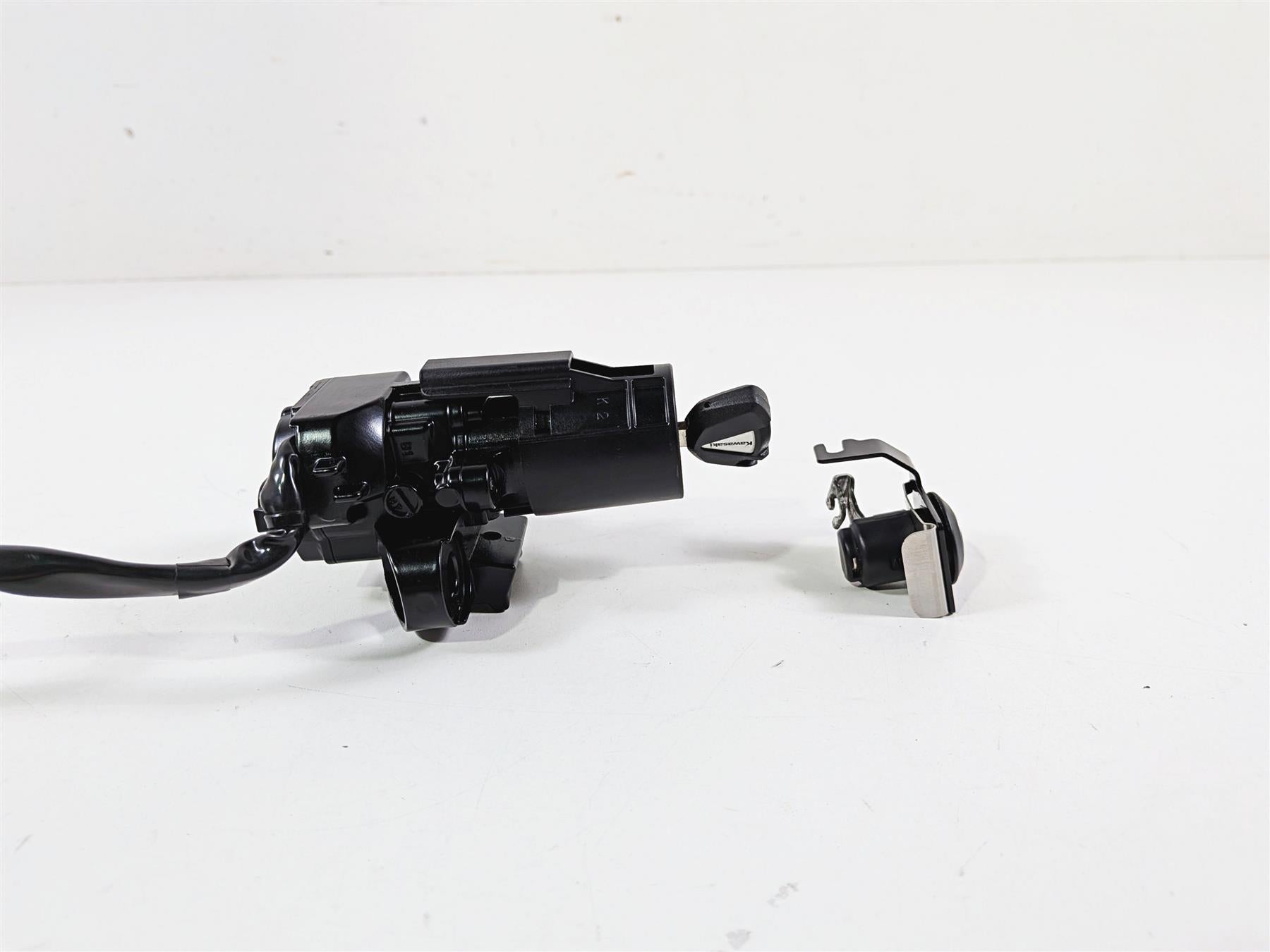 2022 Kawasaki ZX10R ZX1000 Ninja Ignition Switch Key Seat Lock Set 27048-5261 {{ shop.shopifyCountryName }} - Mototech271