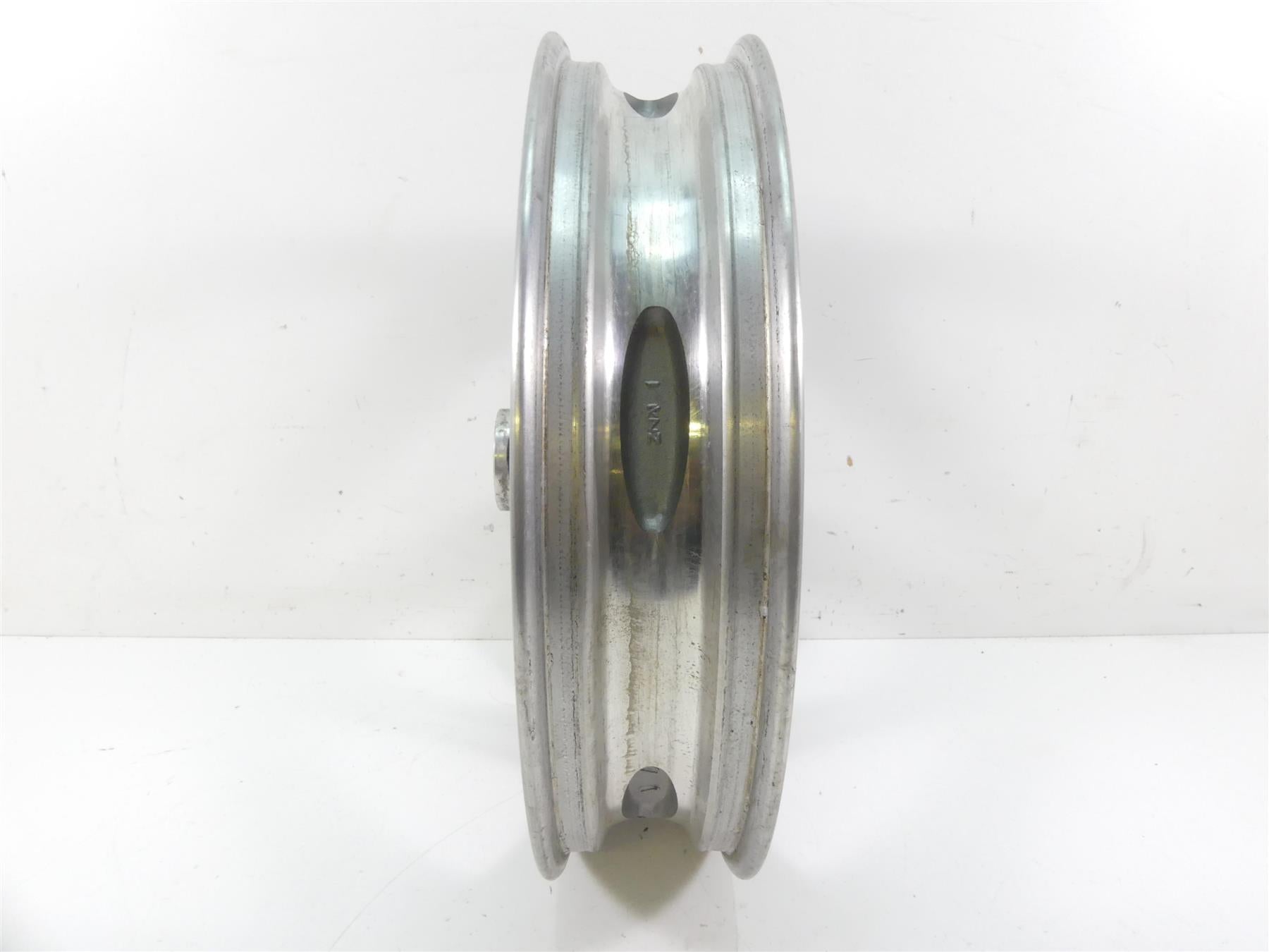 2013 Victory Cross Country Front Straight 18x3.5 Wheel Rim 1521383 {{ shop.shopifyCountryName }} - Mototech271