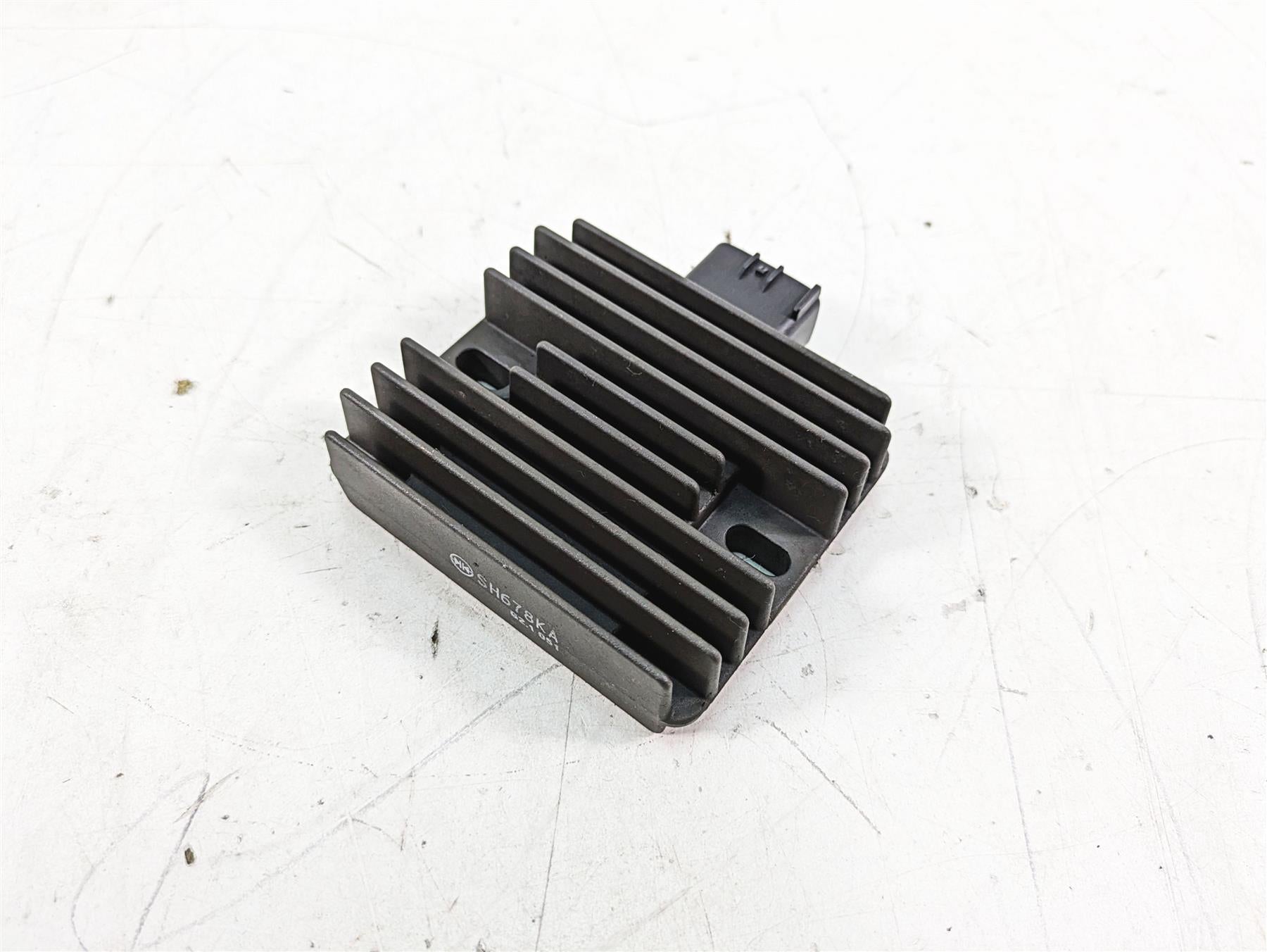 2013 MV Agusta F3 675 ERA Rectifier Voltage Regulator SH678KA 8000B3206 {{ shop.shopifyCountryName }} - Mototech271
