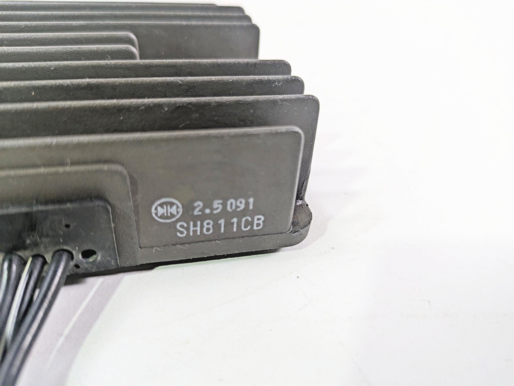 2013 Triumph Bonneville Rectifier Voltage Regulator SH811CB T1300888 {{ shop.shopifyCountryName }} - Mototech271