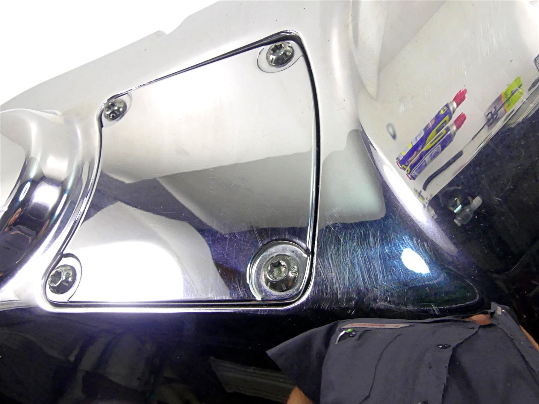 2004 Harley Touring FLHTCUI Electra Glide Outer Primary Clutch Cover 60672-98 {{ shop.shopifyCountryName }} - Mototech271