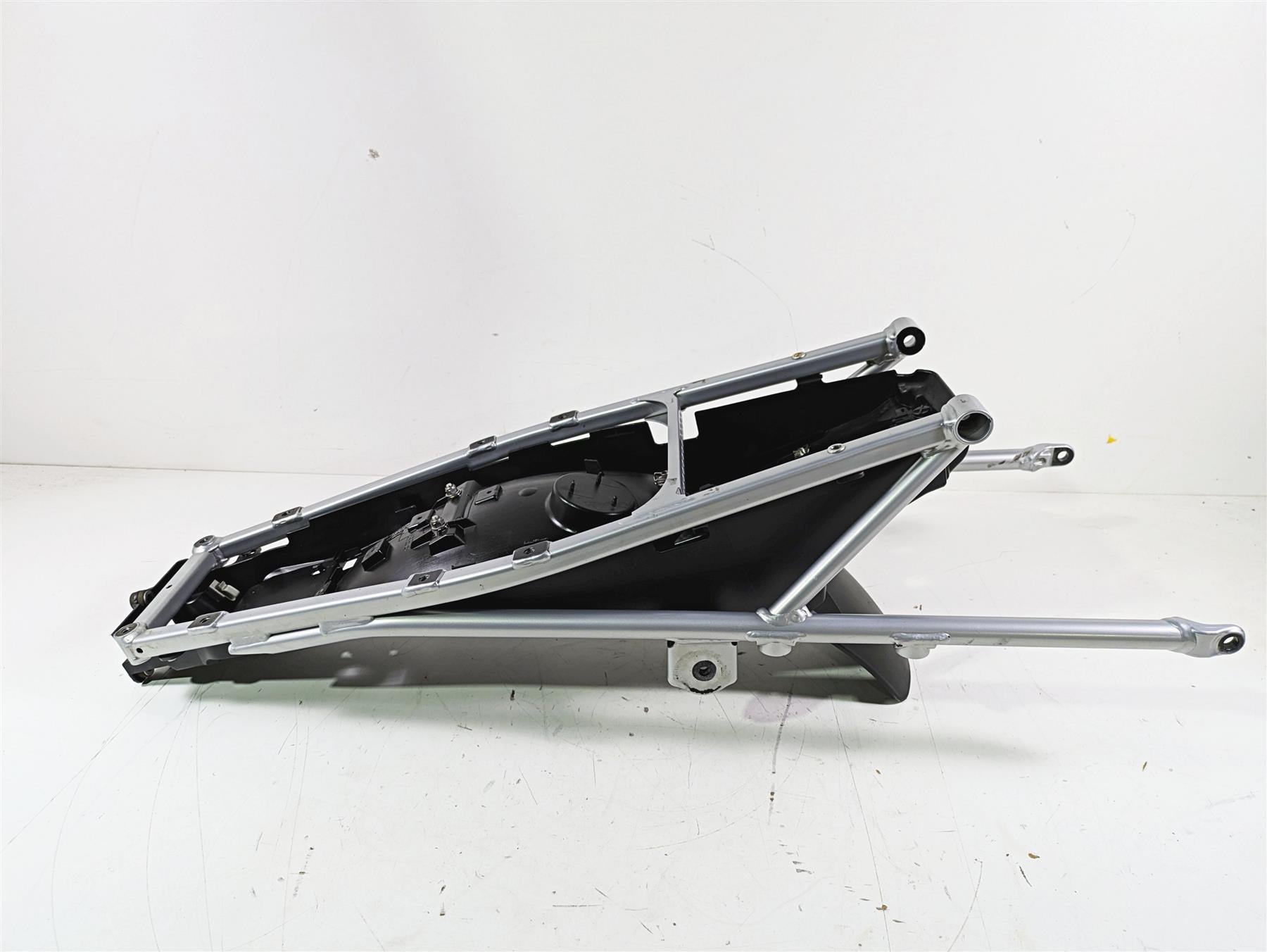 2016 BMW R1200GS GSW K50 Subframe Sub Frame & Inner Fender 46518354222 {{ shop.shopifyCountryName }} - Mototech271