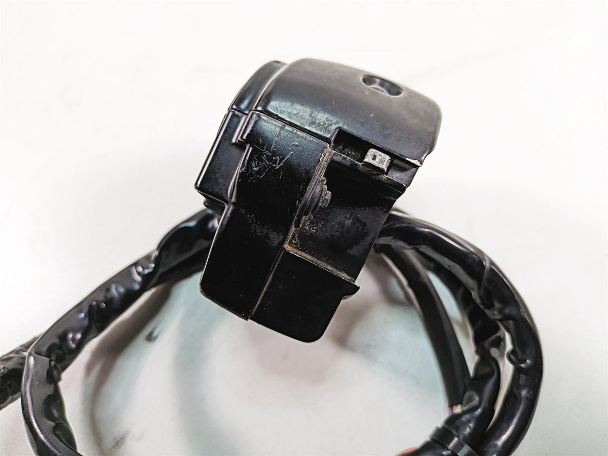 2006 Harley Touring FLHXI Street Glide Right Hand Control Switch - Read 71553-96 {{ shop.shopifyCountryName }} - Mototech271