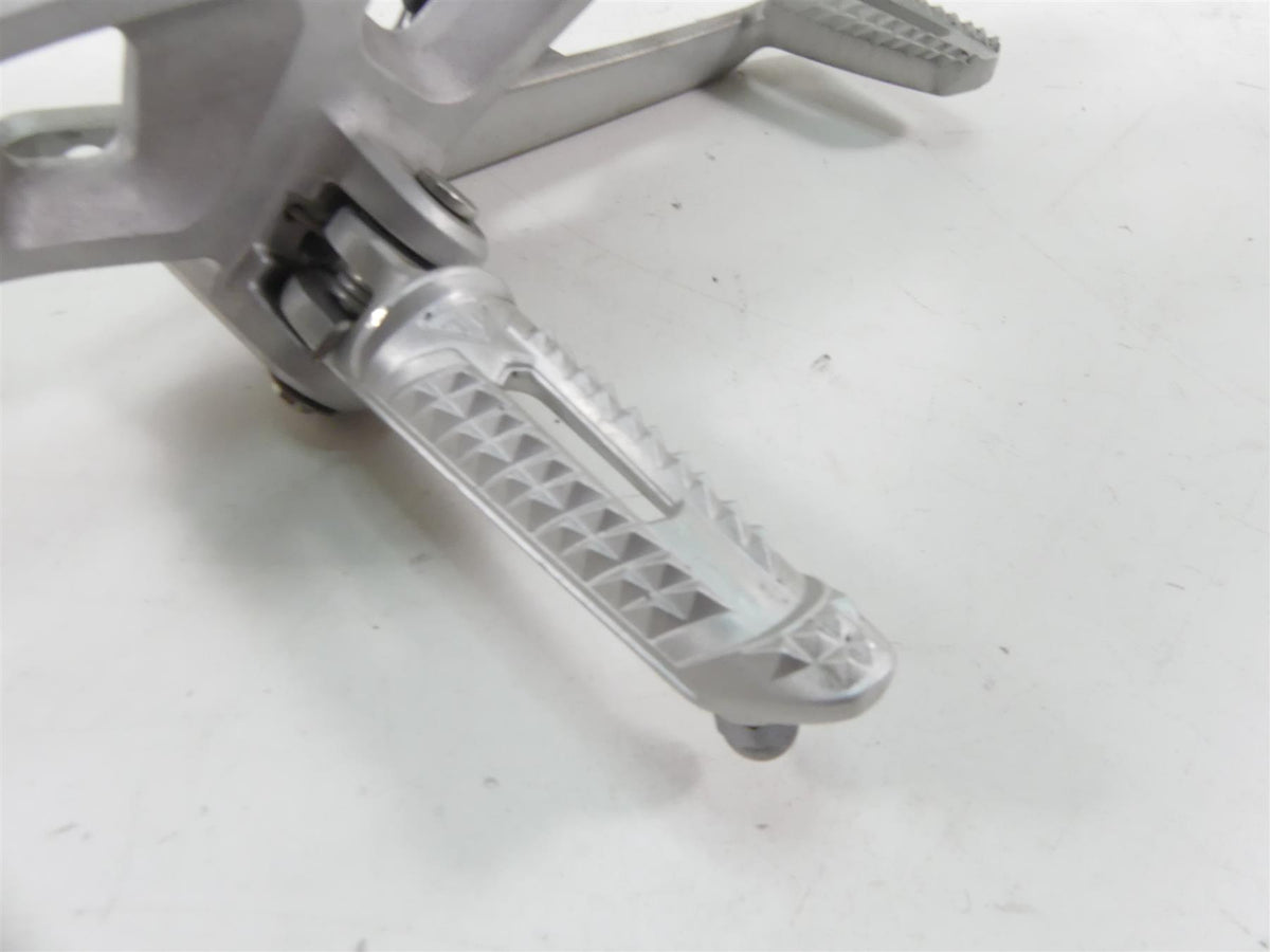 2018 Triumph Street Triple 765RS Right Rider Footpeg & Brake Pedal T2081464 {{ shop.shopifyCountryName }} - Mototech271