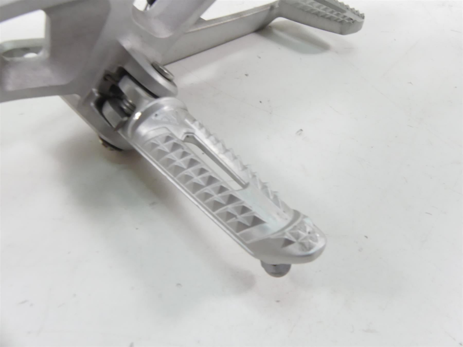 2018 Triumph Street Triple 765RS Right Rider Footpeg & Brake Pedal T2081464 {{ shop.shopifyCountryName }} - Mototech271
