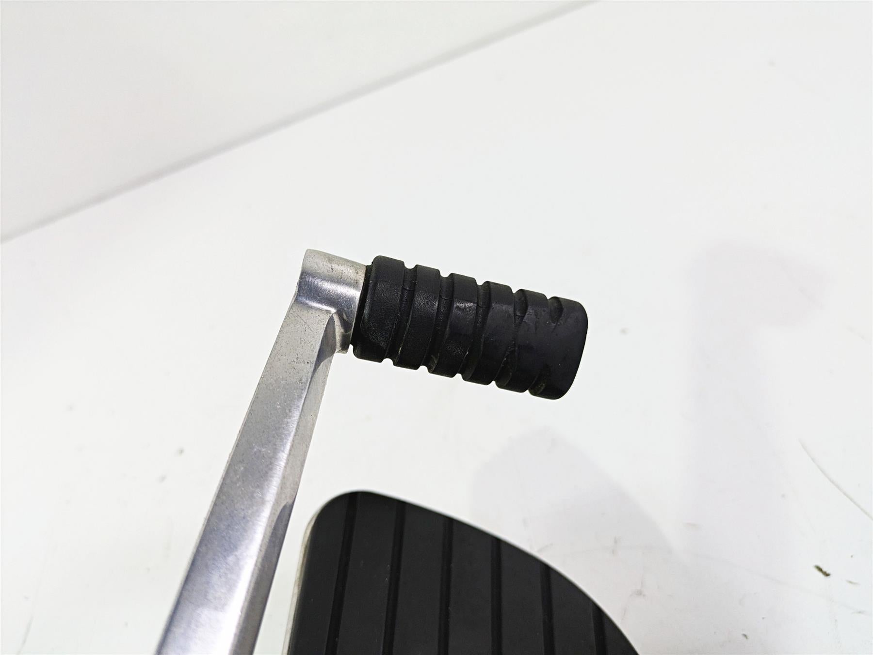 2004 Victory Kingpin Right Side Floor Board + Brake Pedal Set 1014775 5134178 {{ shop.shopifyCountryName }} - Mototech271