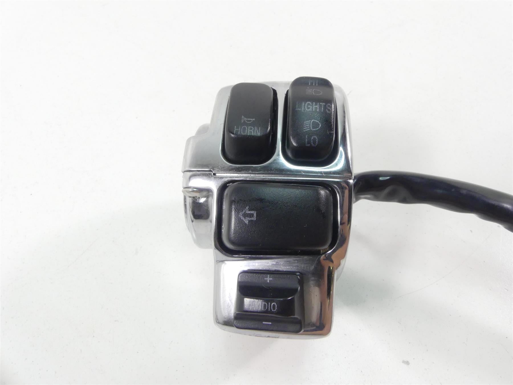 2004 Harley FLHTC SE CVO Electra Glide Left Hand Audio Control Switch 71682-06A {{ shop.shopifyCountryName }} - Mototech271