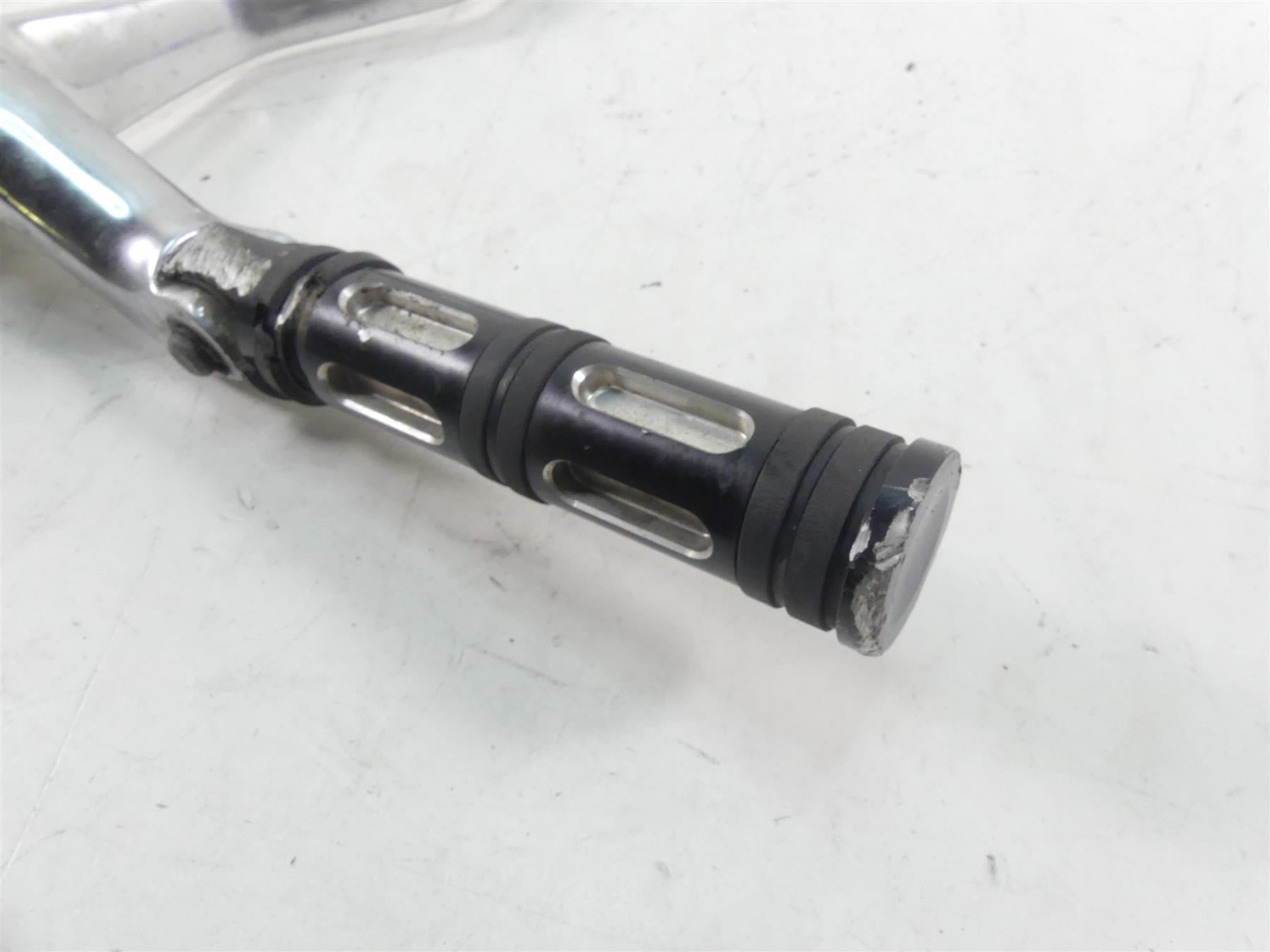 2011 Harley VRSCF Muscle Rod Left Front Footpeg Foot Peg + Shift Lever 50272-02 {{ shop.shopifyCountryName }} - Mototech271