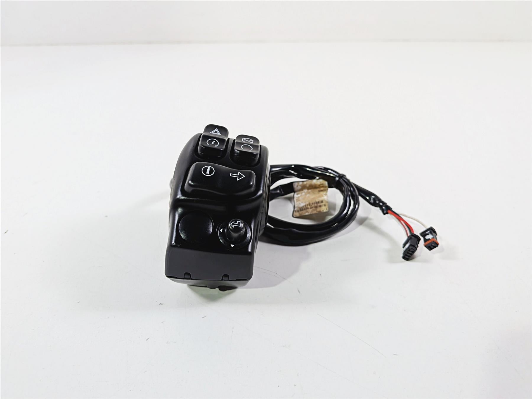 2018 Harley Touring FLHTCU Electra Glide Right Hand Control Switch 69200631-Mototech271