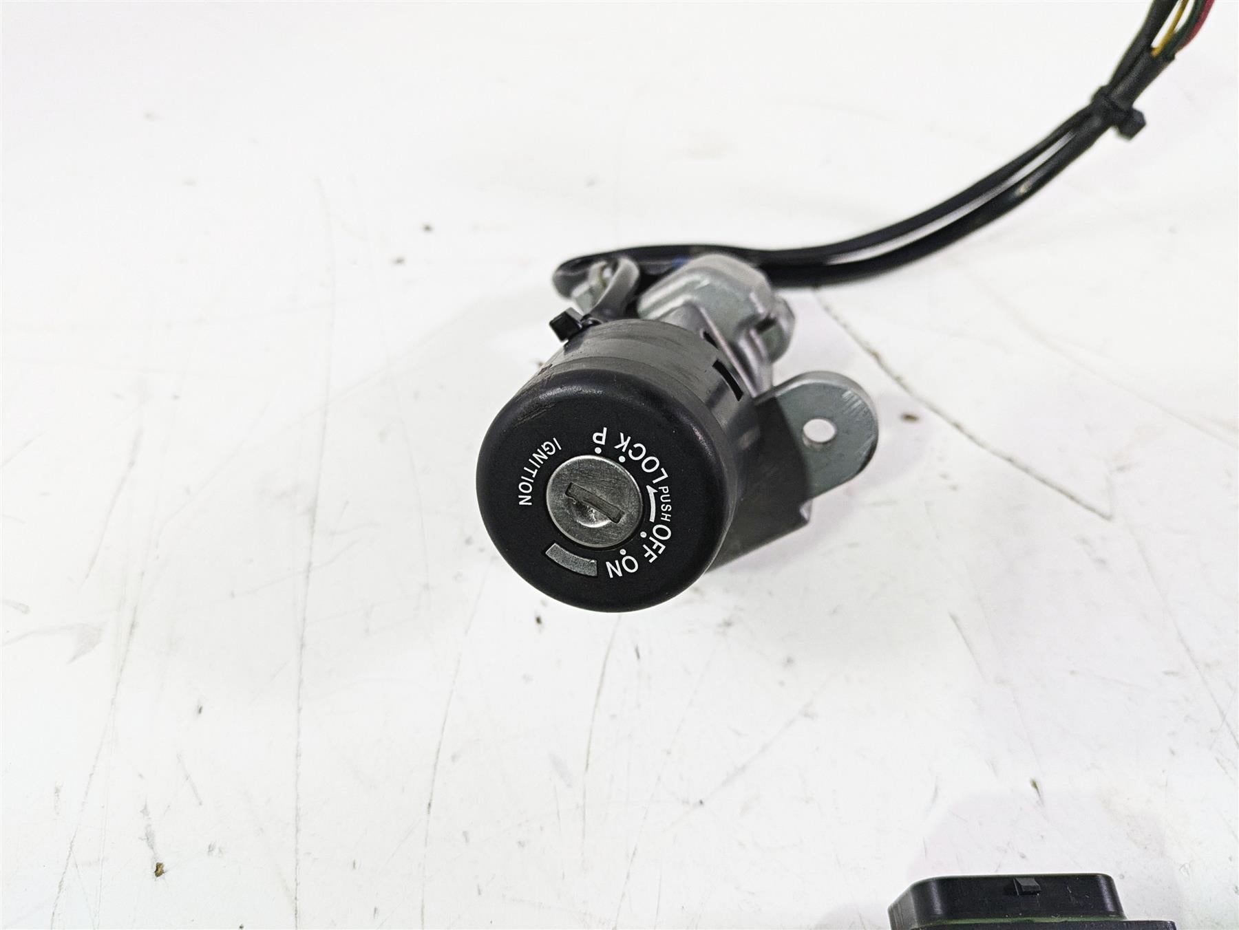 2017 Ducati Monster 1200 S Cdi Ecm Bbox Speedo Ignition Switch Key 44K 28642331A {{ shop.shopifyCountryName }} - Mototech271
